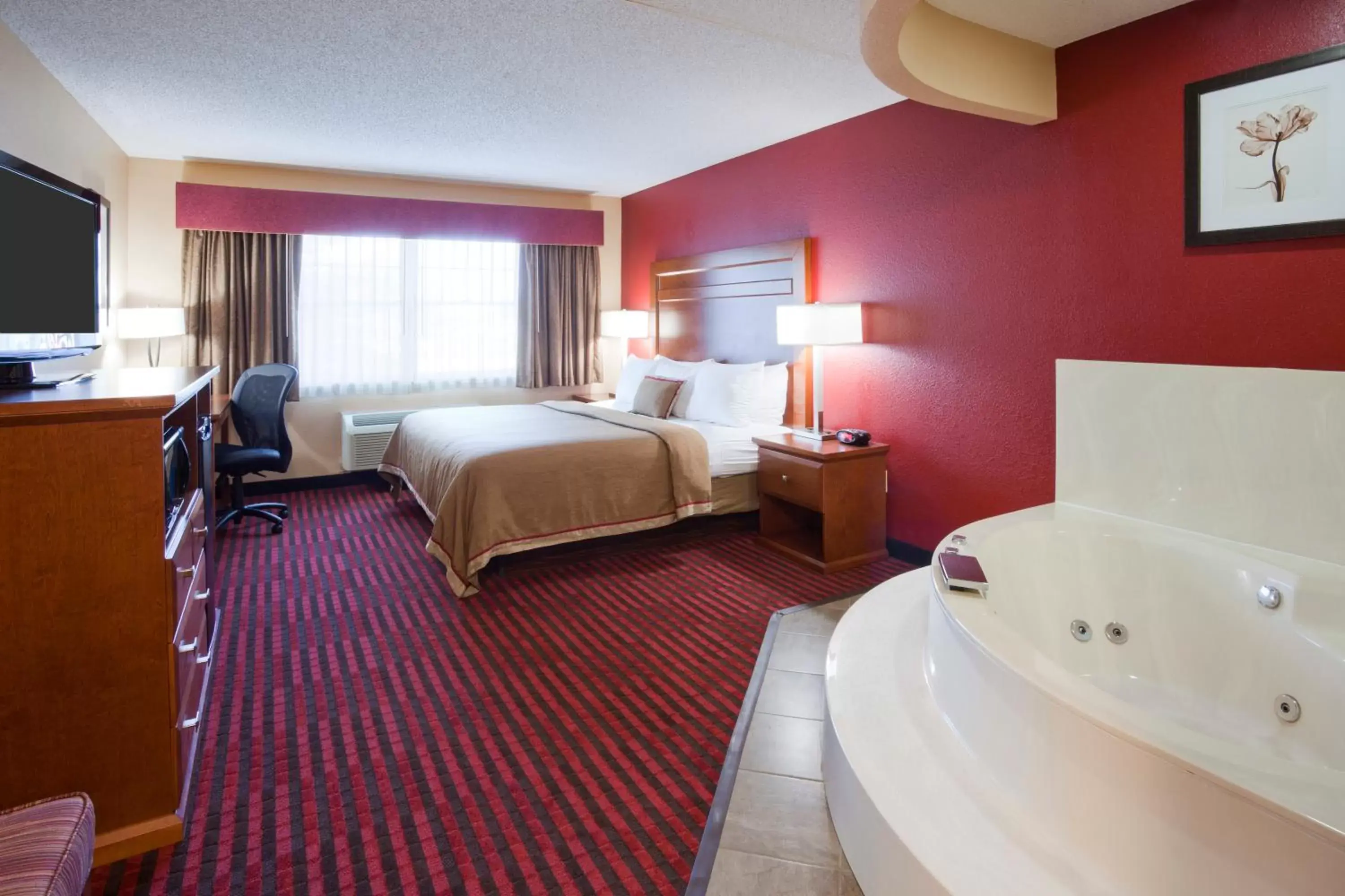 Photo of the whole room, Room Photo in GrandStay Hotel & Suites - Stillwater
