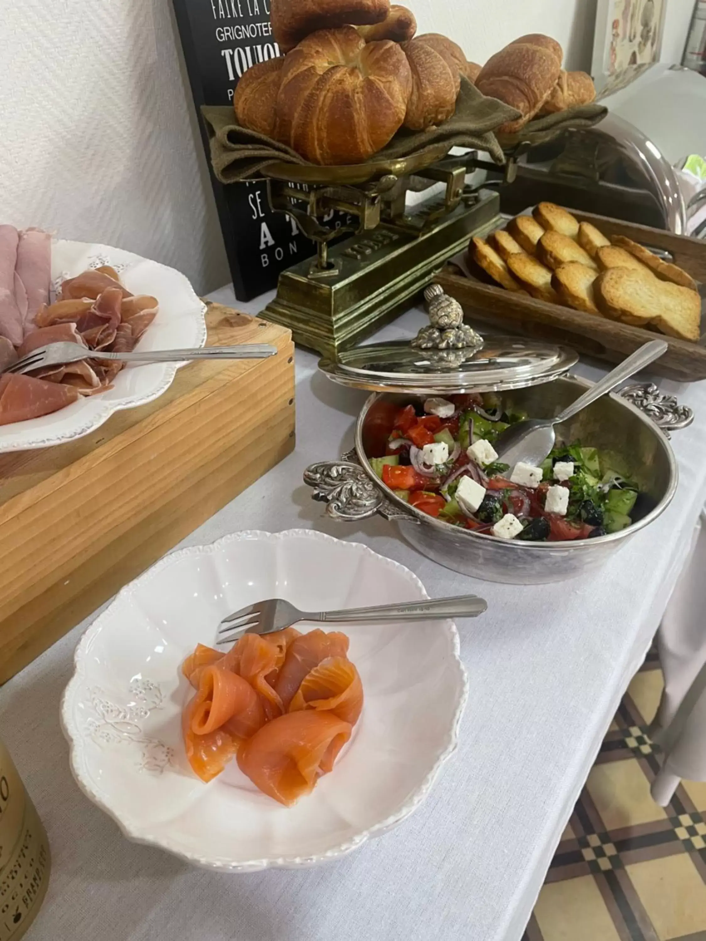 Buffet breakfast, Food in Hôtel du Parc