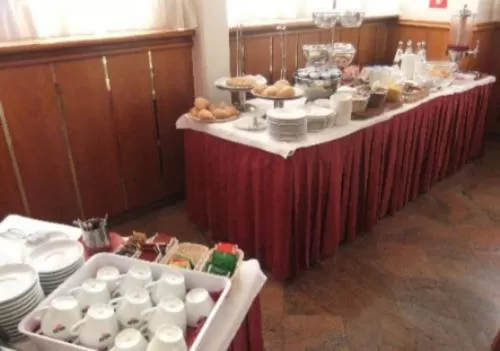 Restaurant/places to eat in Hotel Vela