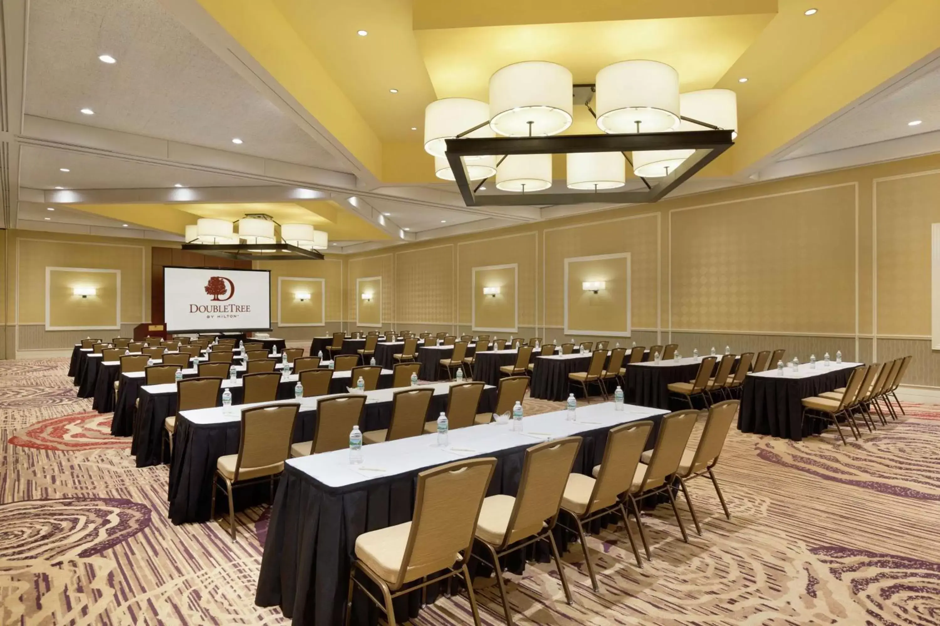 Meeting/conference room in DoubleTree by Hilton Hotel & Executive Meeting Center Somerset