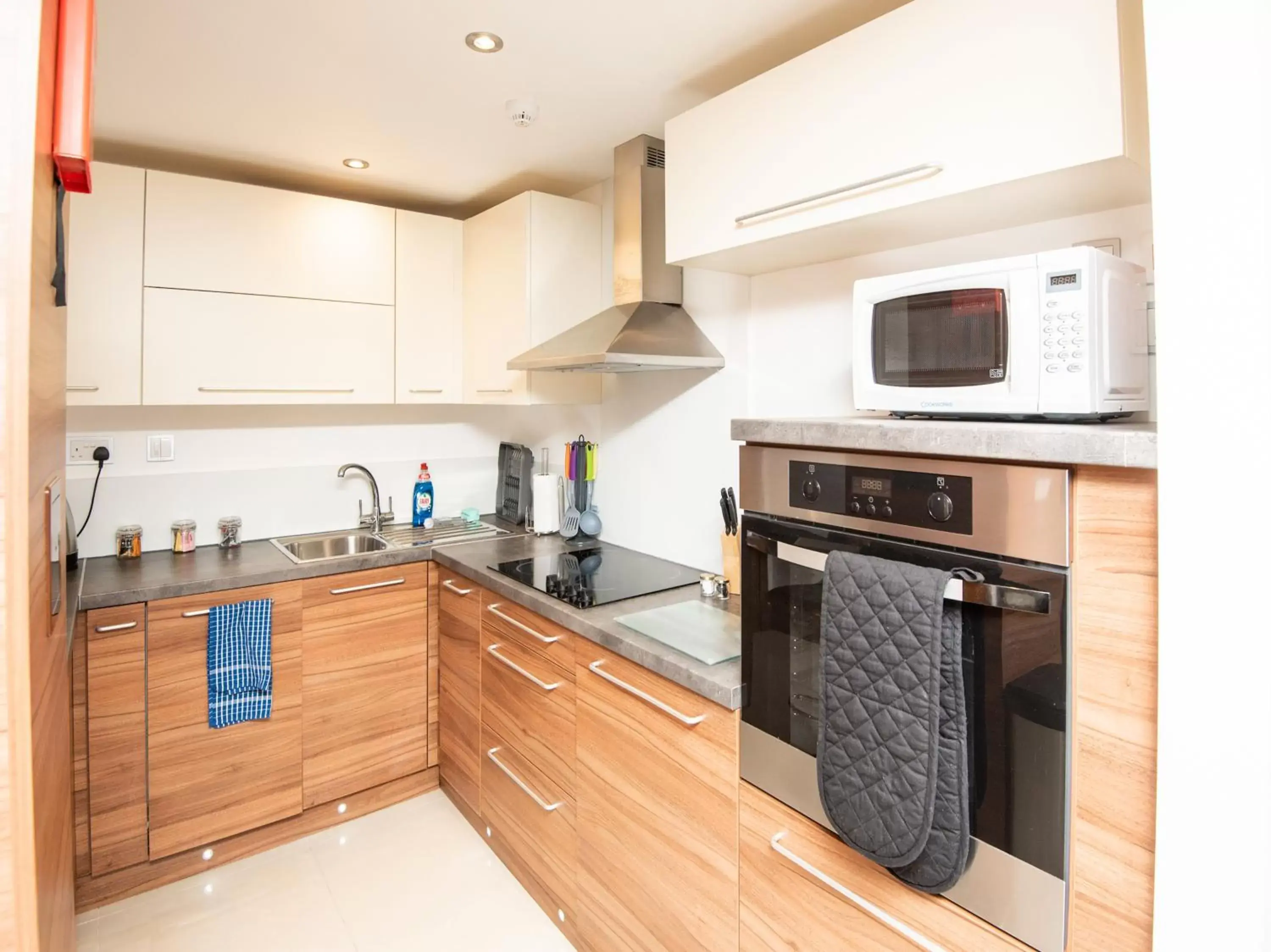 Kitchen or kitchenette, Kitchen/Kitchenette in Livin' Serviced Apartments