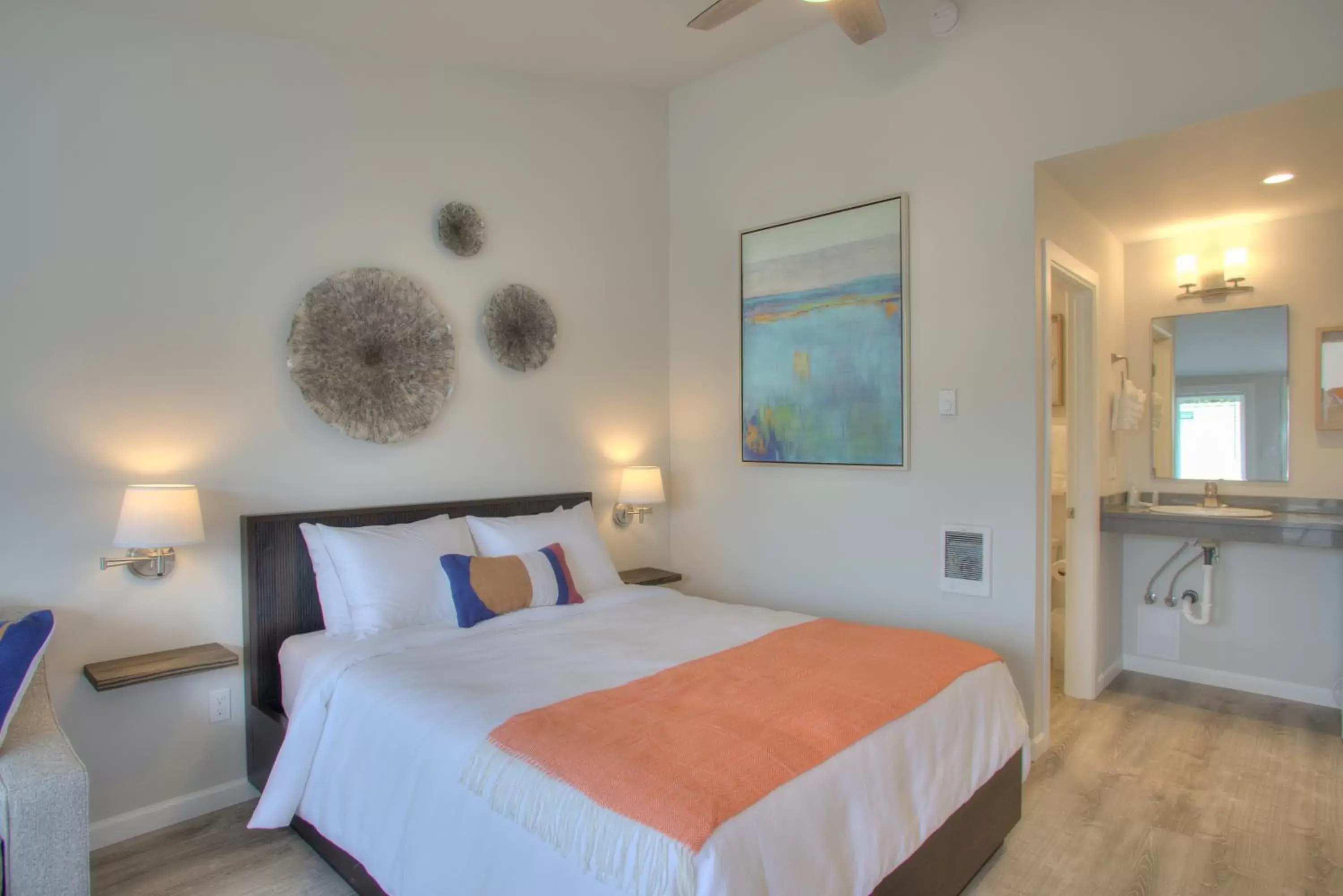 Bed in OCEAN SHORES RESORT - Brand New Rooms