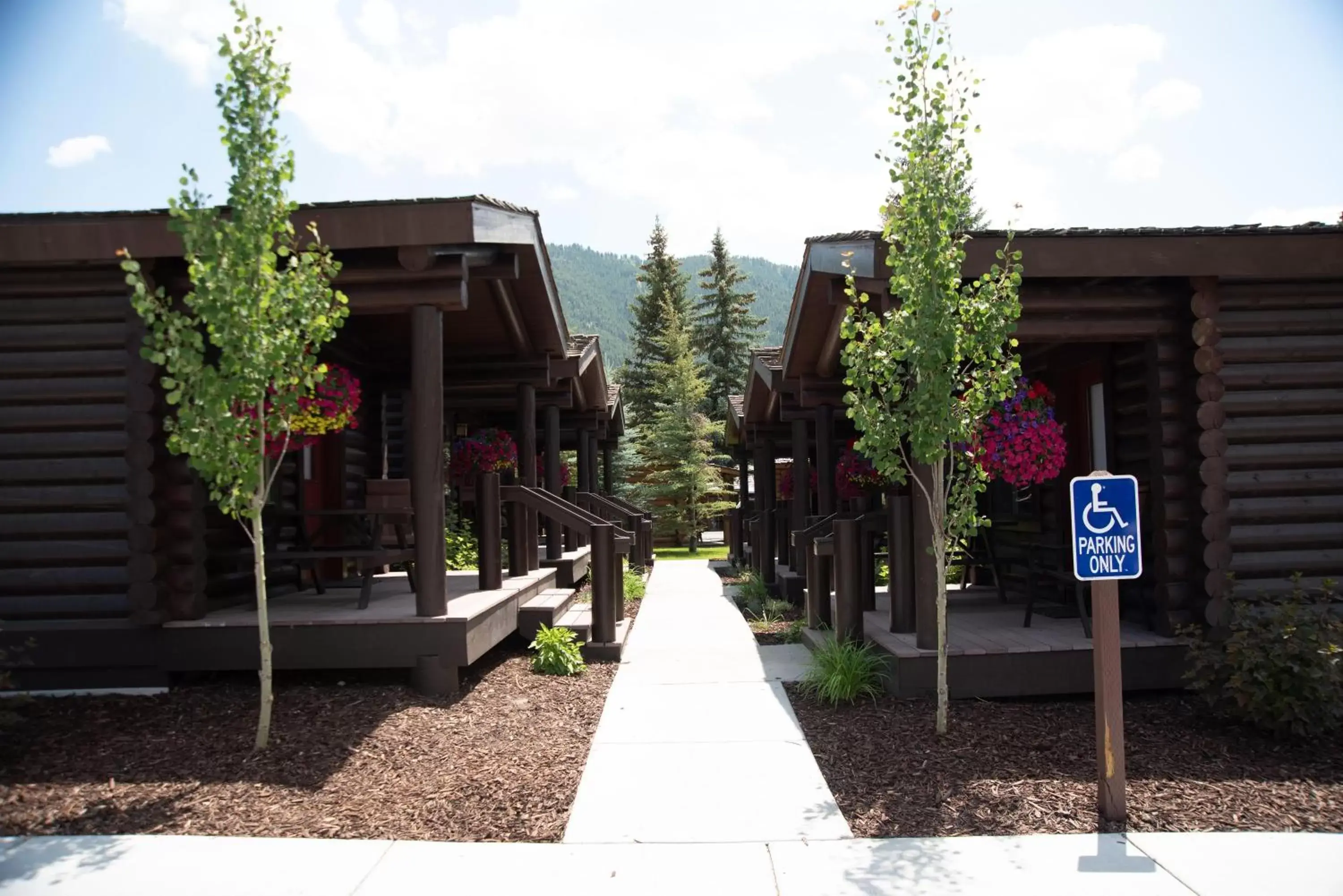 Property building in Elk Country Inn