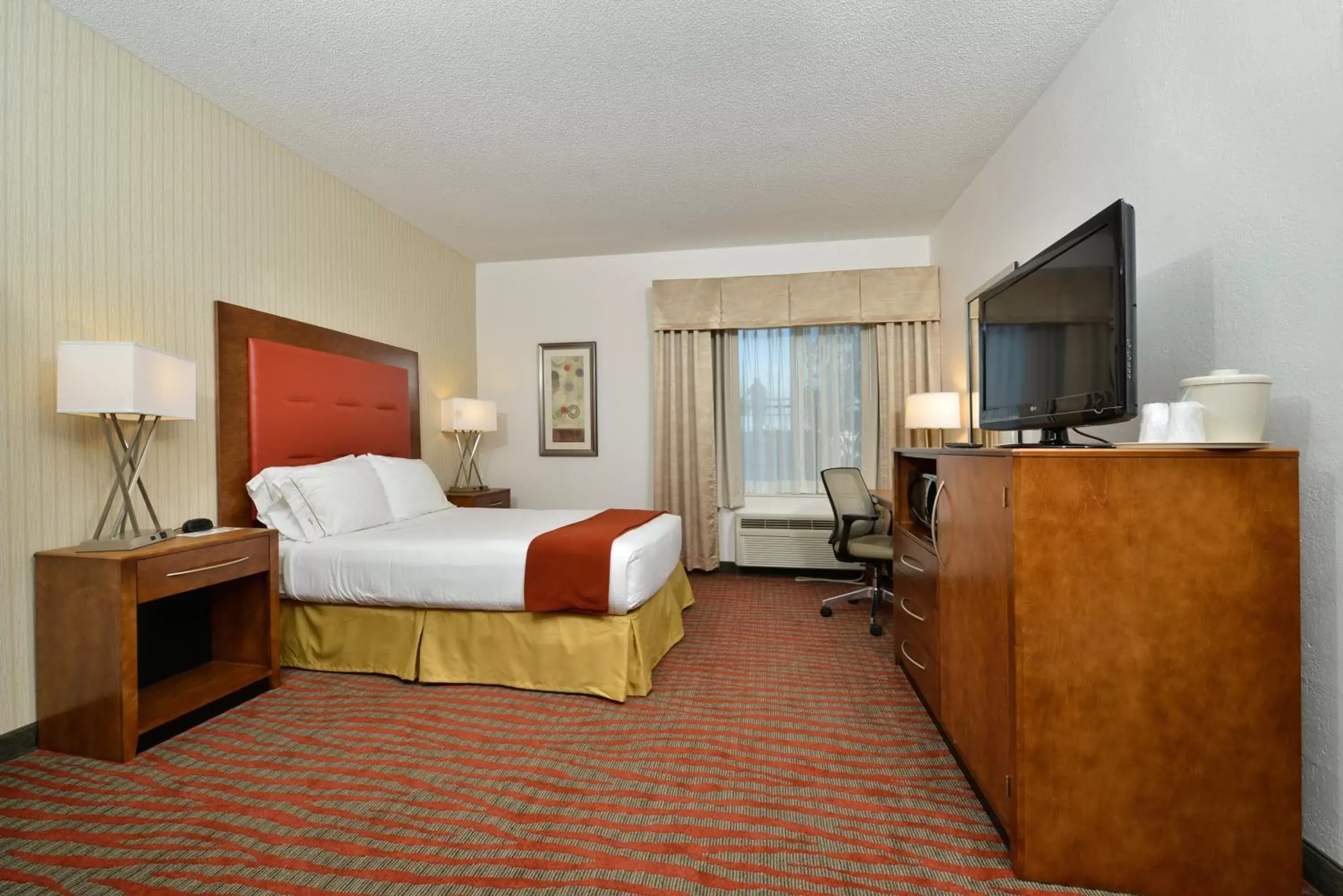Photo of the whole room in Holiday Inn Express Boston/Milford Hotel, an IHG Hotel