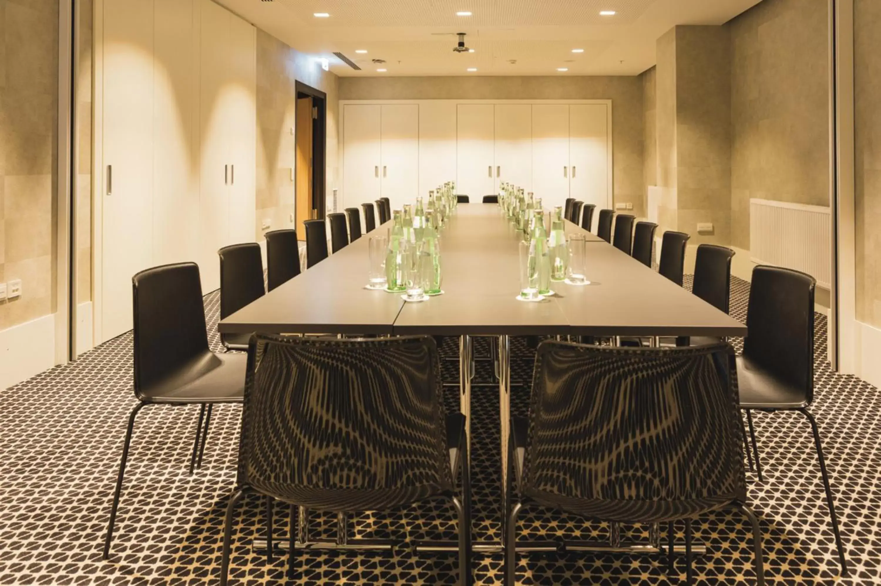 Meeting/conference room, Business Area/Conference Room in Riu Plaza Berlin