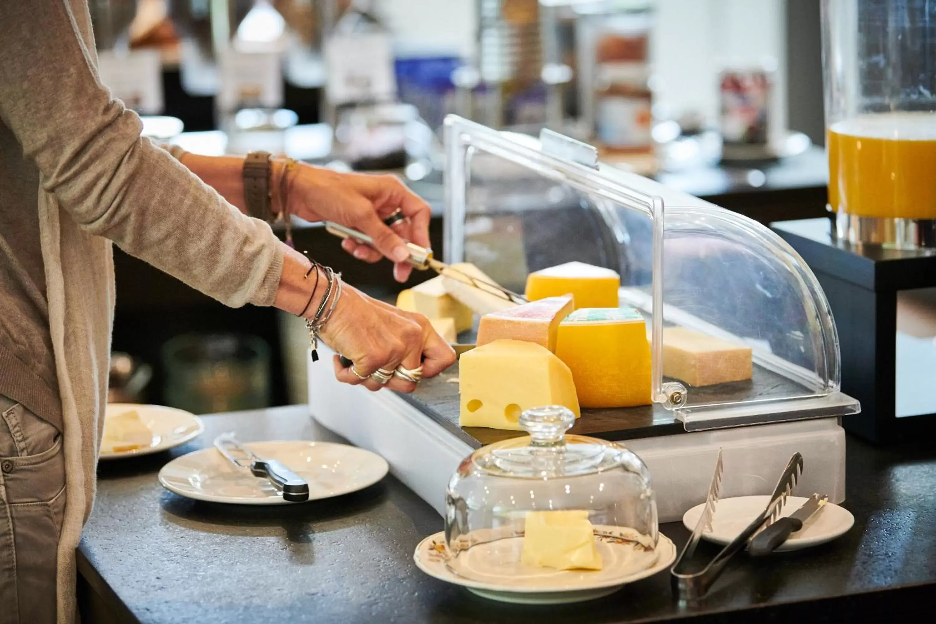 Buffet breakfast in Hotel Holiday Thun