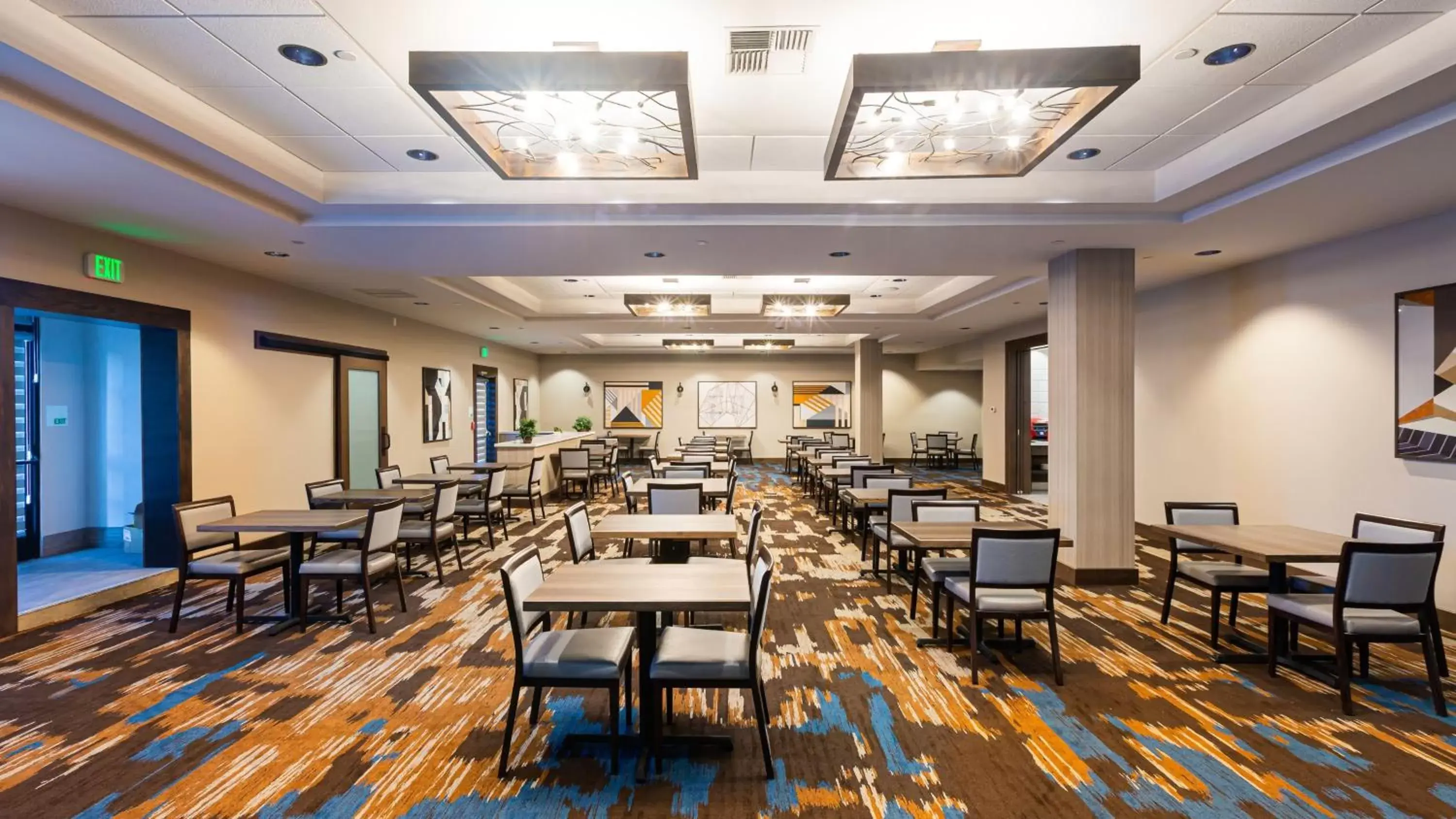 Dining area, Restaurant/Places to Eat in Holiday Inn San Jose-Silicon Valley, an IHG Hotel