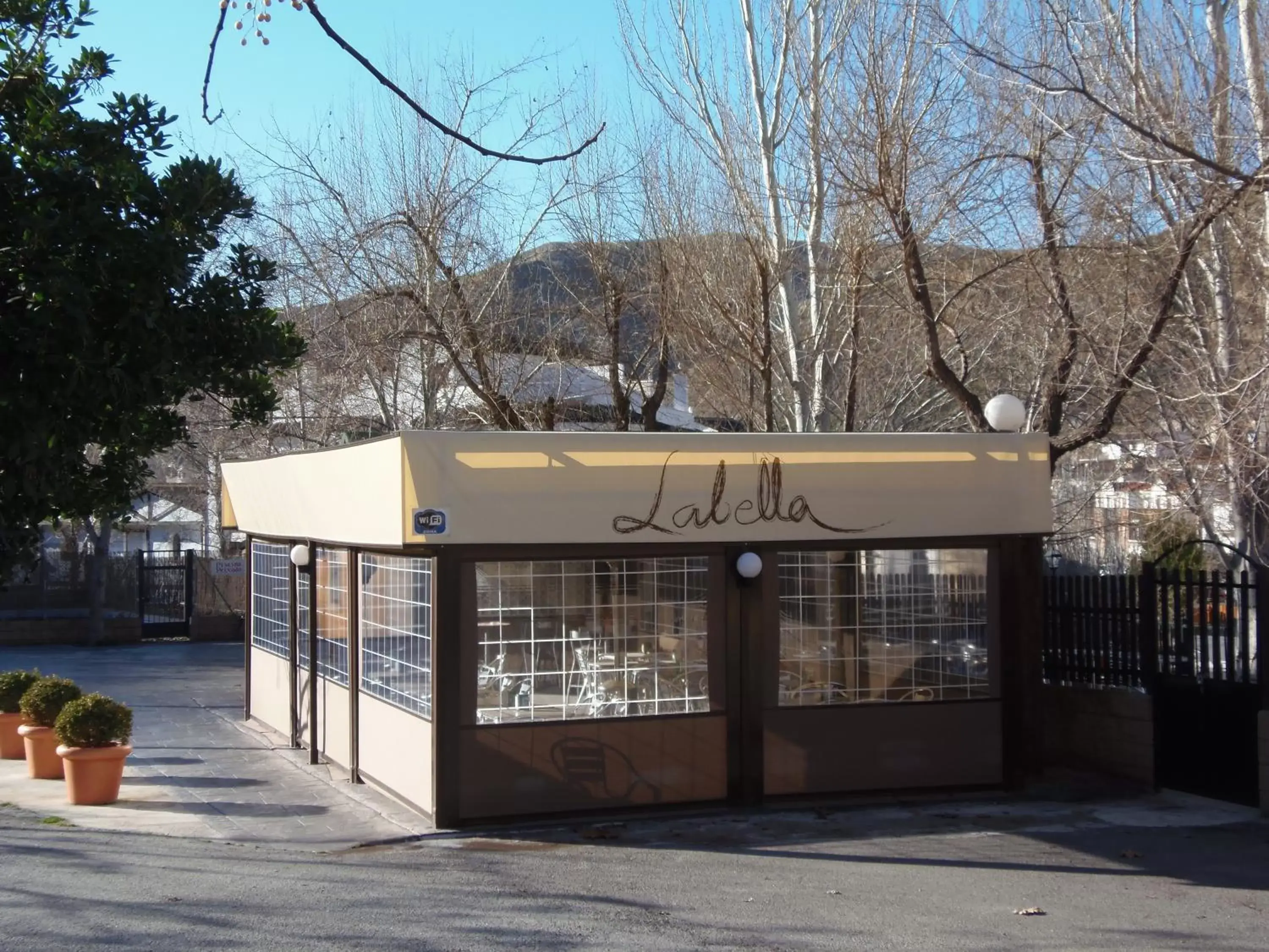 Restaurant/places to eat, Property Building in Labella María