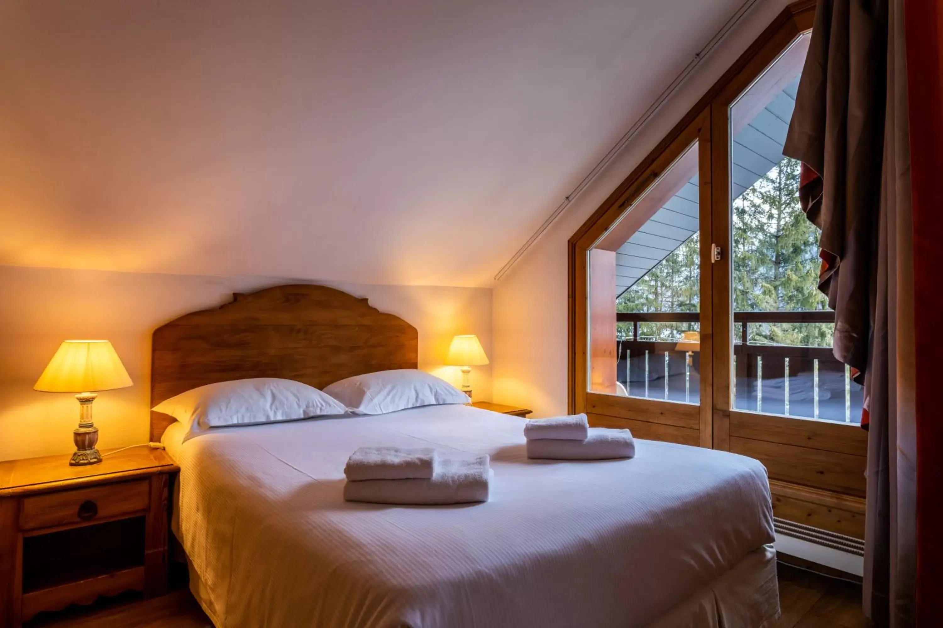 Bed in Les Balcons du Savoy