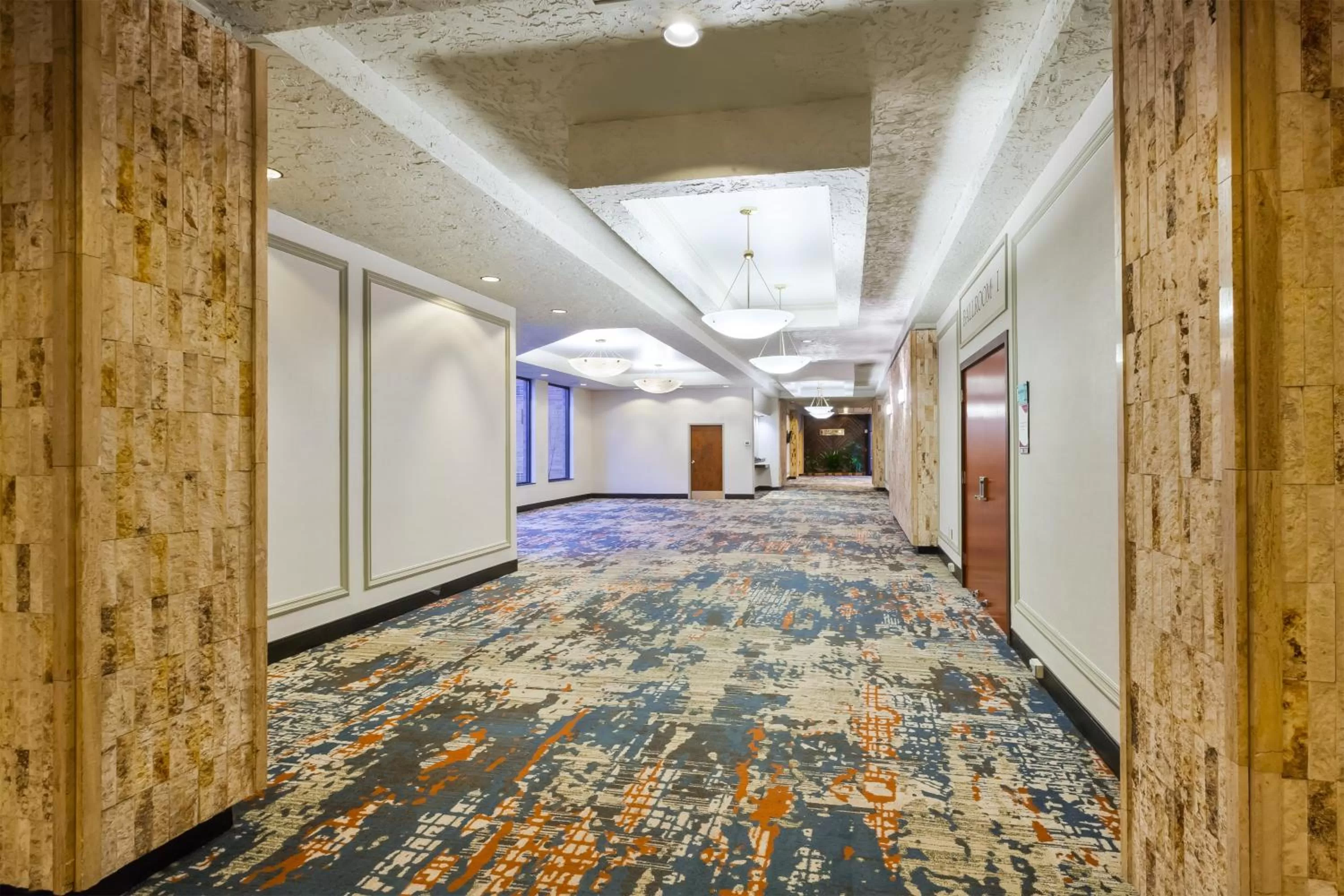 Meeting/conference room in Crowne Plaza Columbus North - Worthington by IHG