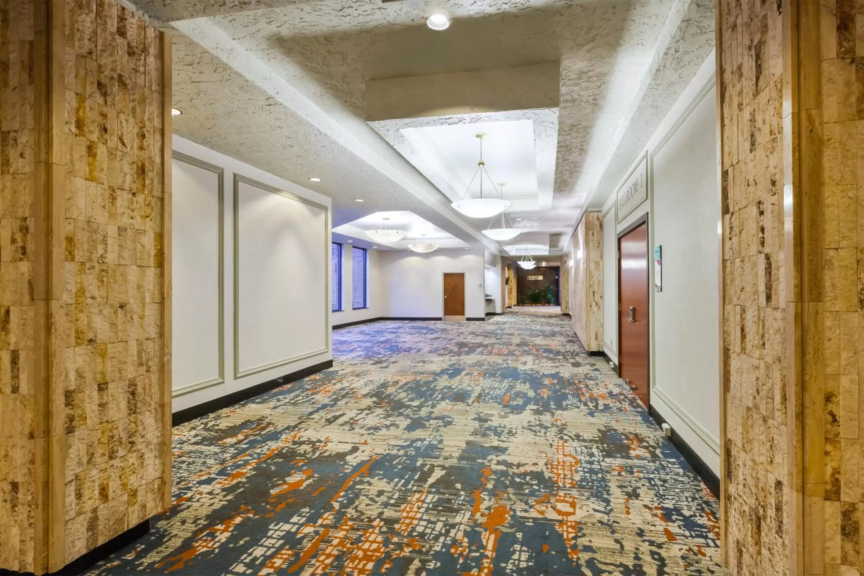 Meeting/conference room in Crowne Plaza Columbus North - Worthington, an IHG Hotel