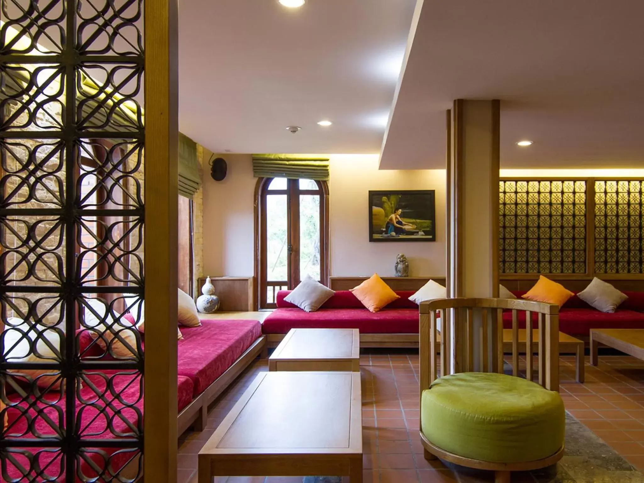 Lounge or bar in Emeralda Resort Ninh Binh