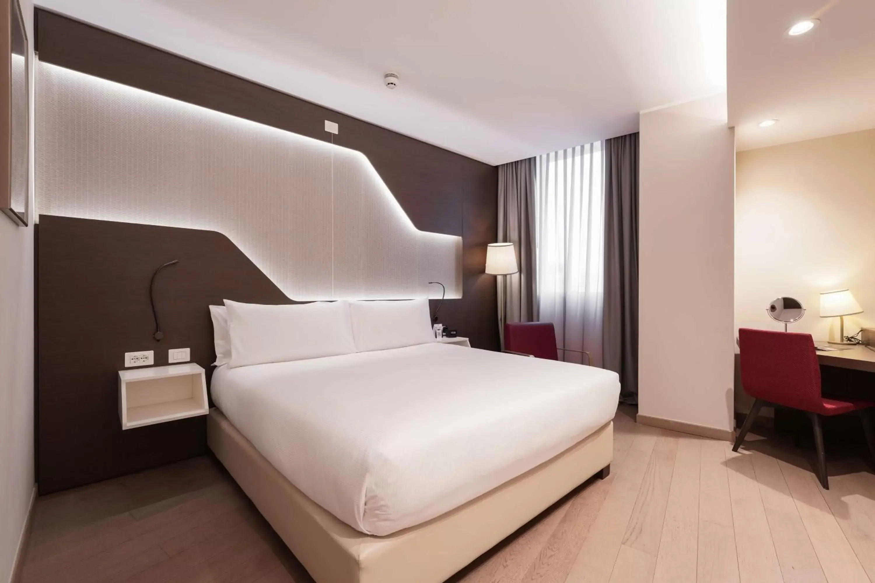 Bed in DoubleTree by Hilton Yerevan City Centre