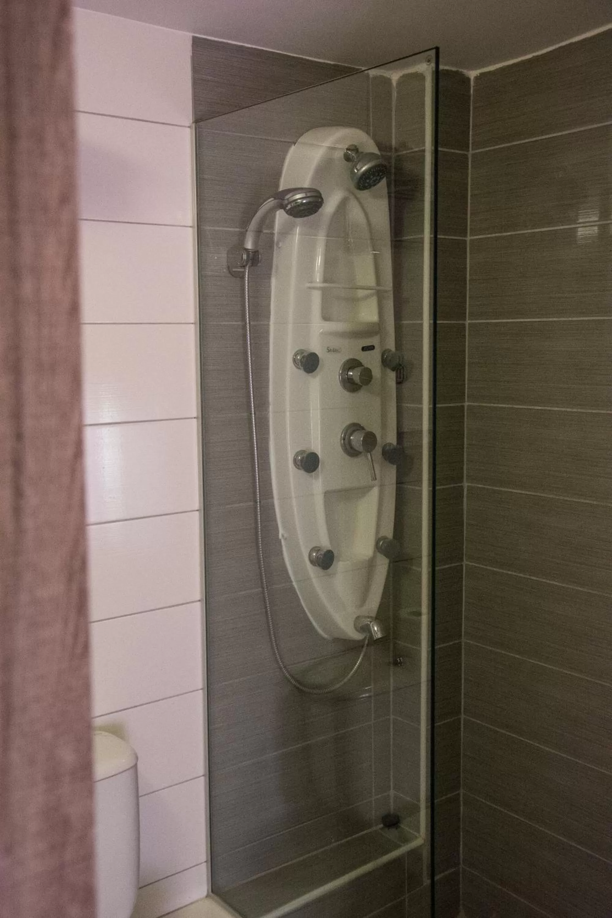 Shower in Marianna Hotel