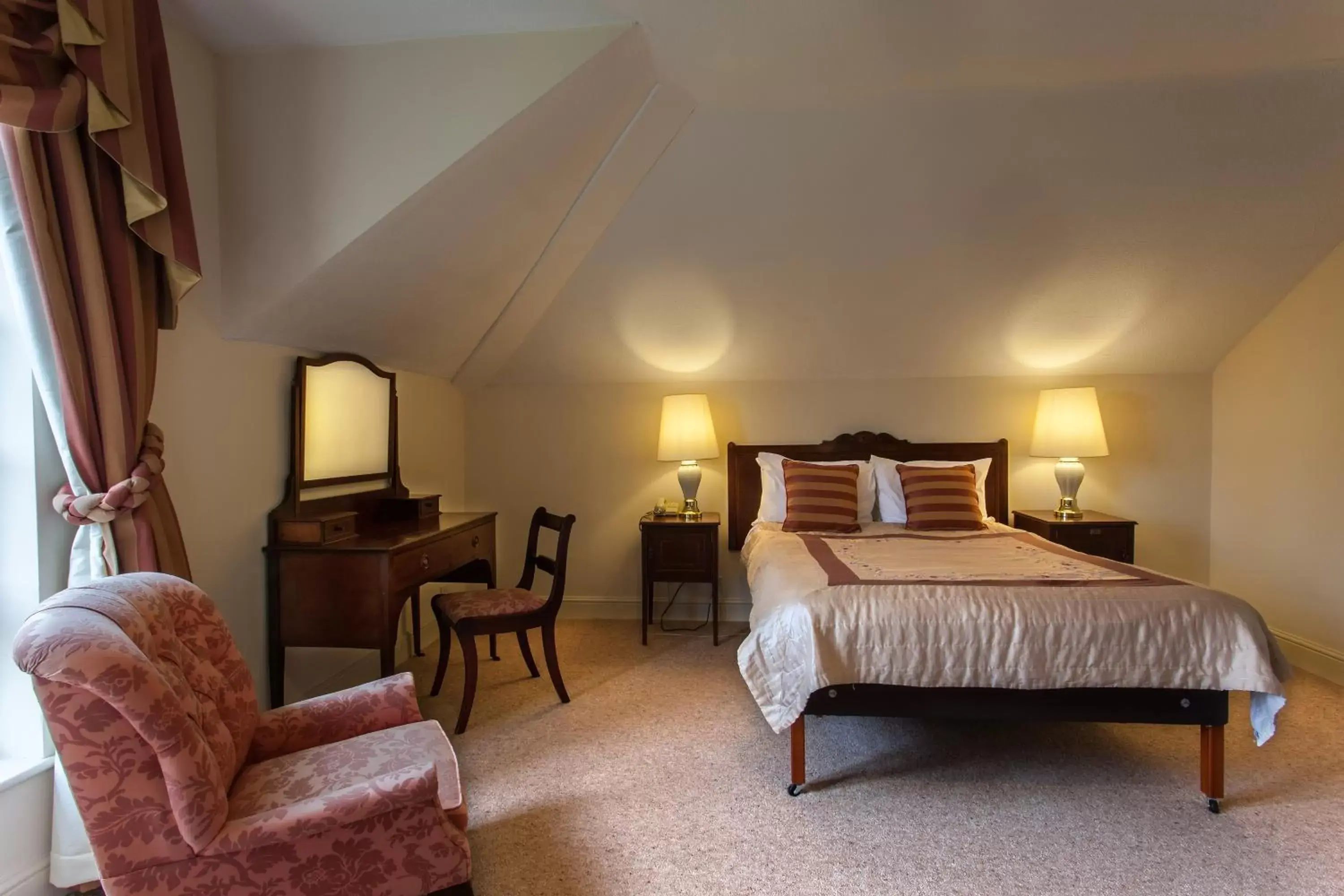 Bed in Bosworth Hall Hotel & Spa