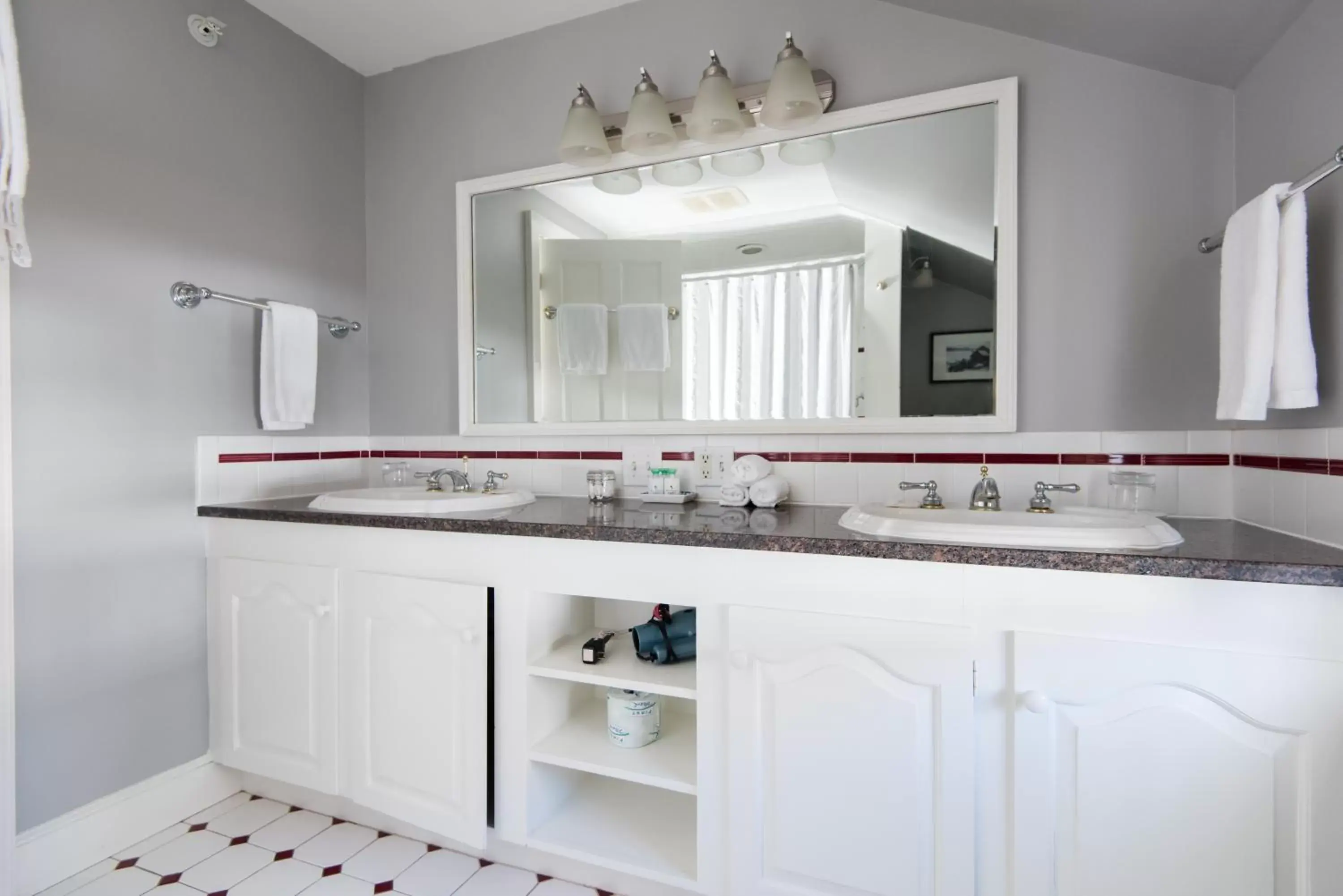 Bathroom in Four Columns Inn