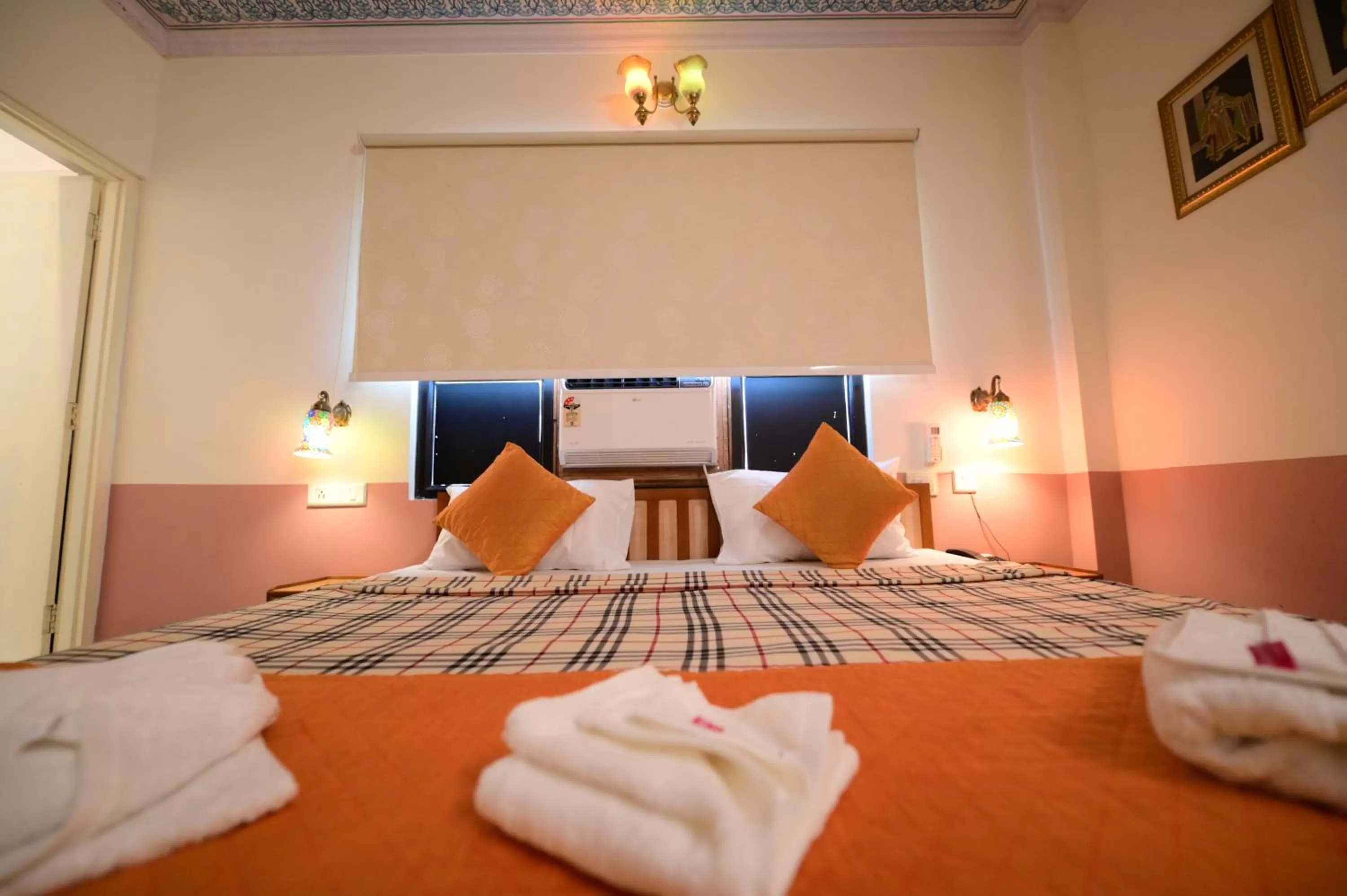 Bed in Chitra Katha - A Story Per Stay