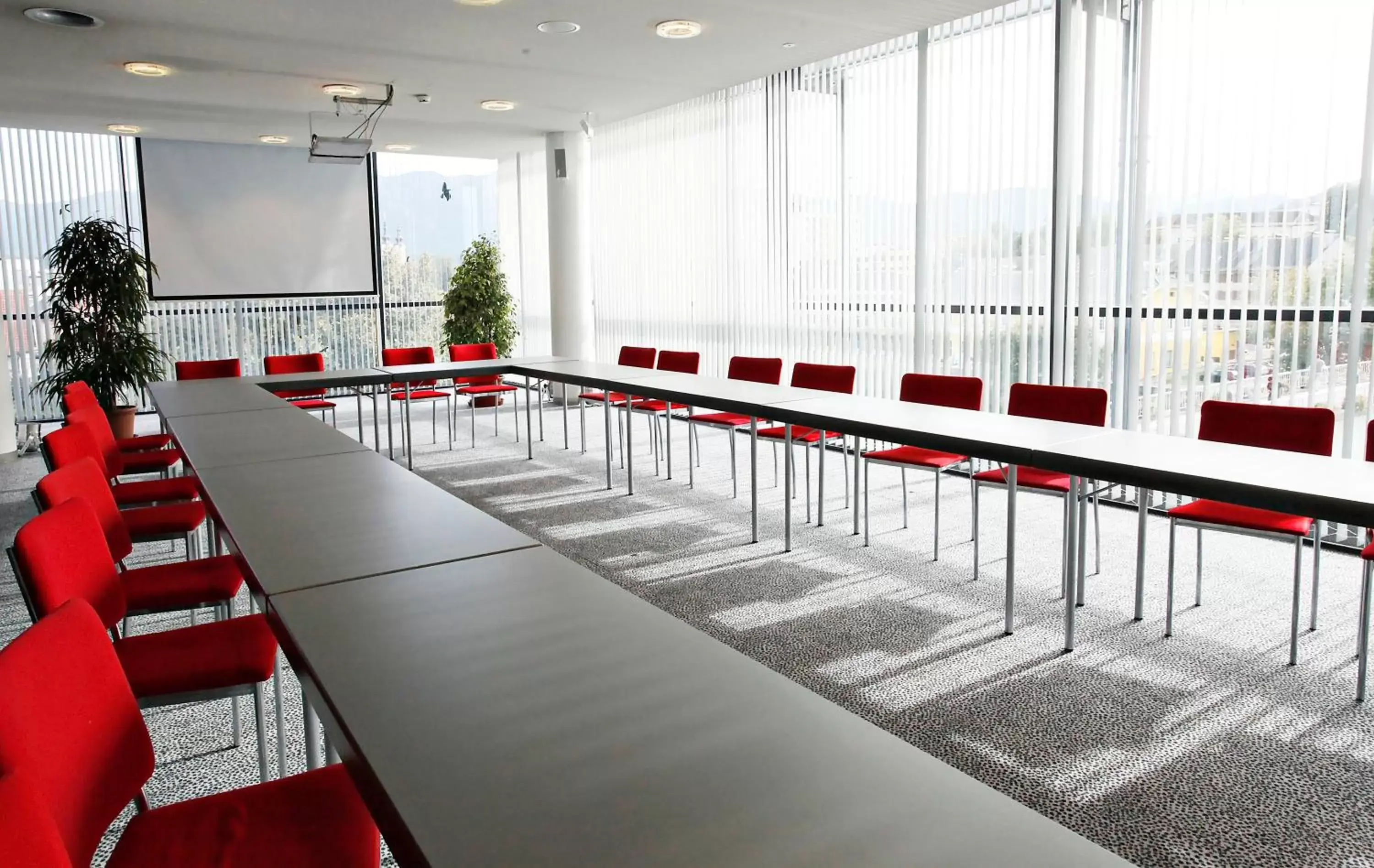 Meeting/conference room in voco® Villach, an IHG Hotel