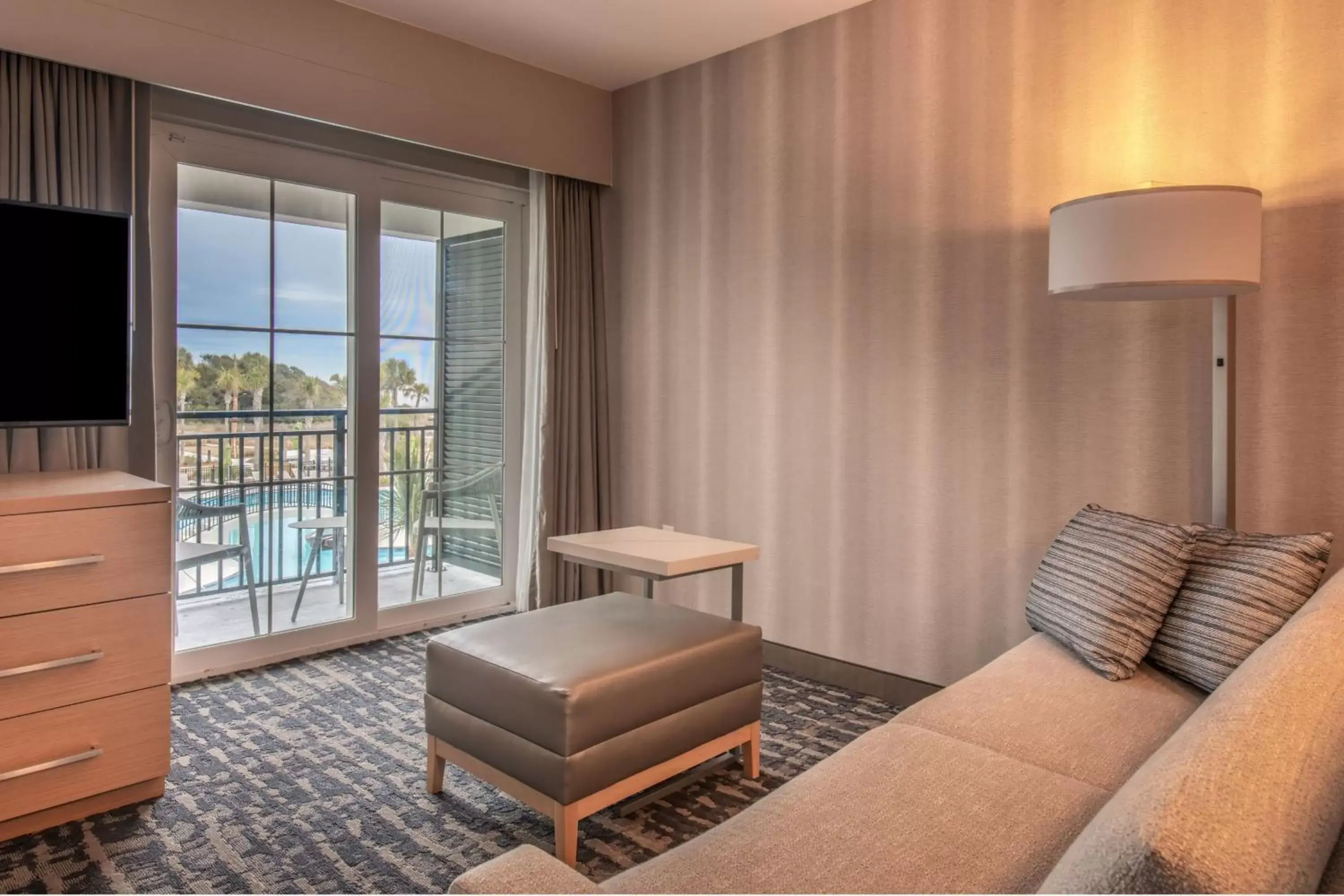 Photo of the whole room, Seating Area in Residence Inn by Marriott Jekyll Island