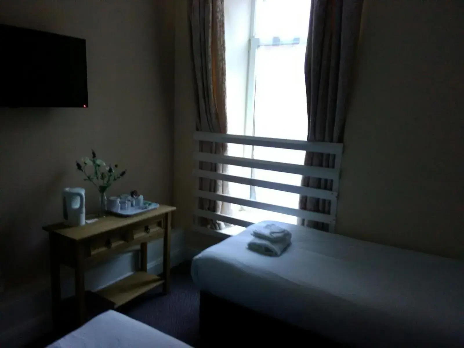 Coffee/tea facilities, Bed in The Waverley Guest House Coffee/tea facilities, Bed in The Waverley Guest House