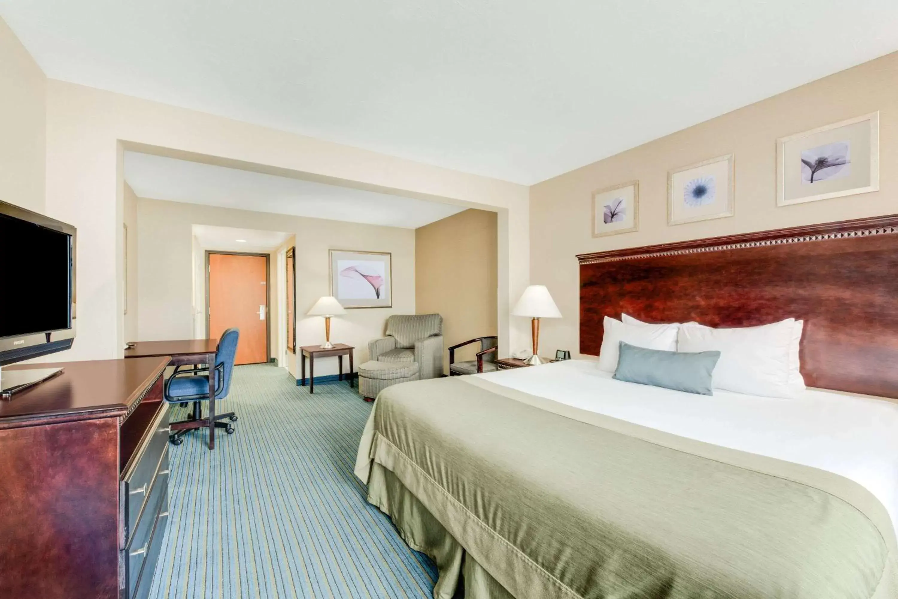 Photo of the whole room, Bed in Wingate by Wyndham - York Photo of the whole room, Bed in Wingate by Wyndham - York