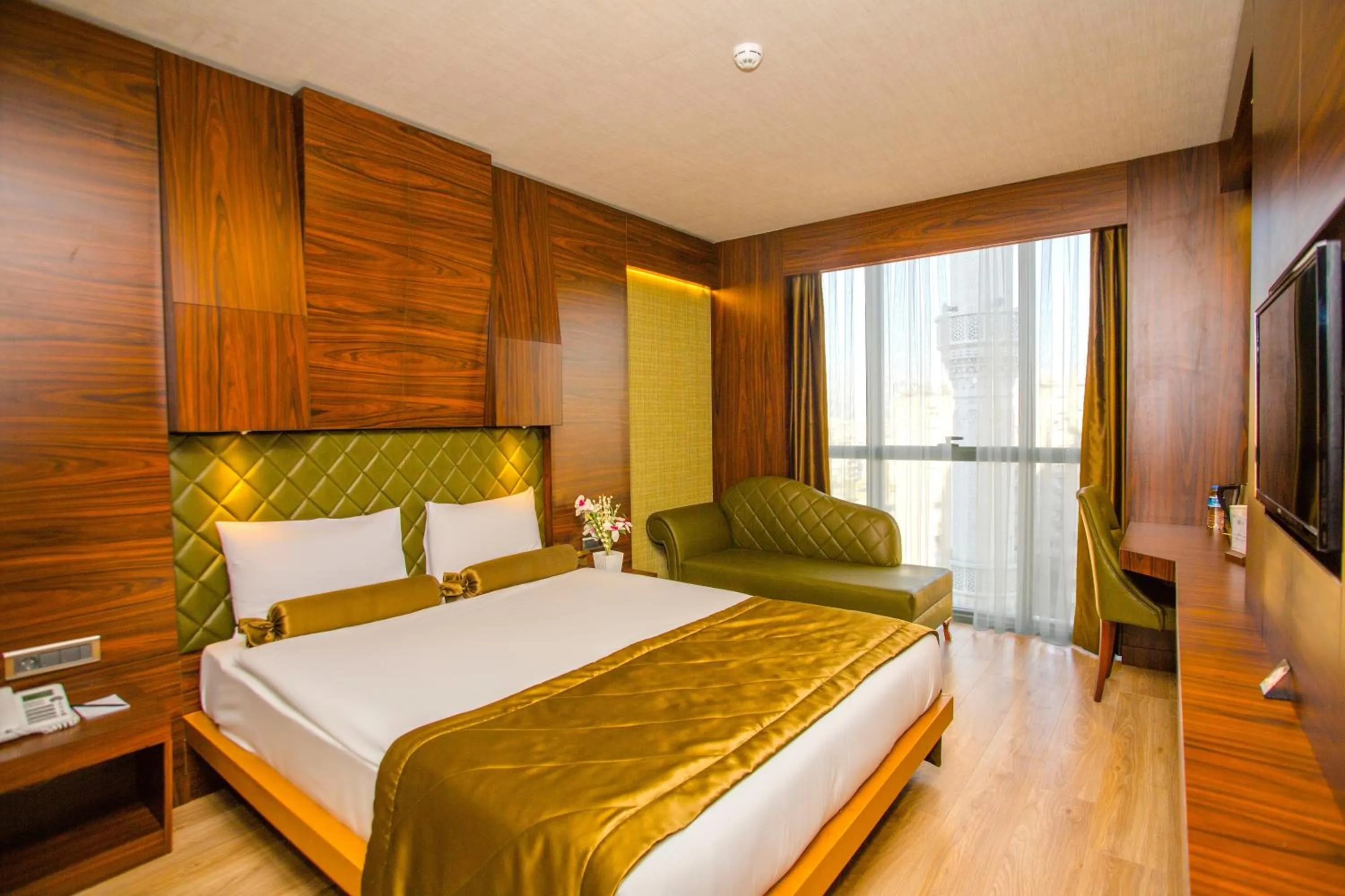 Photo of the whole room in SKY Business Hotel