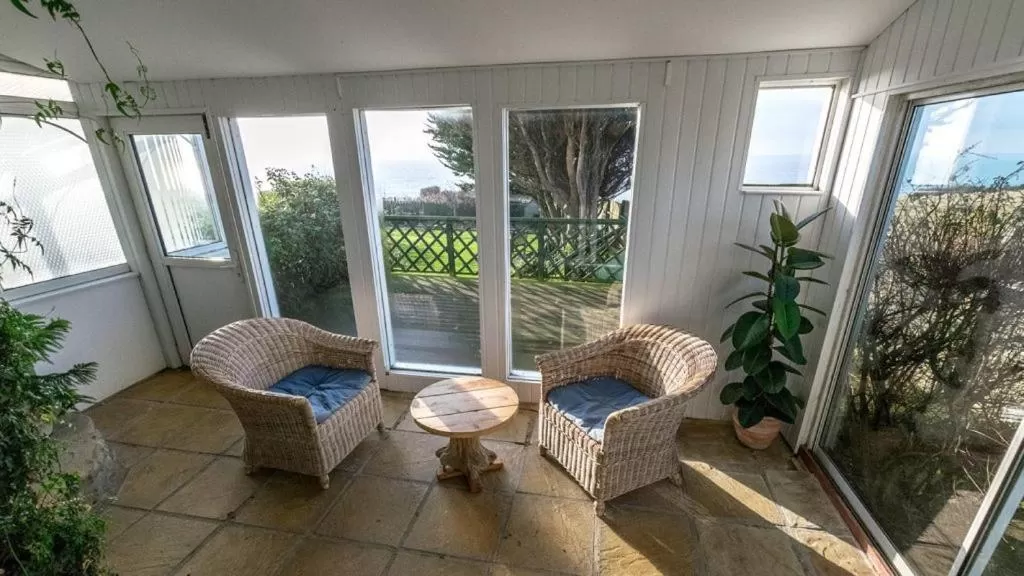 Garden in Chesil Beach Lodge Burton Bradstock Dorset DT64RJ