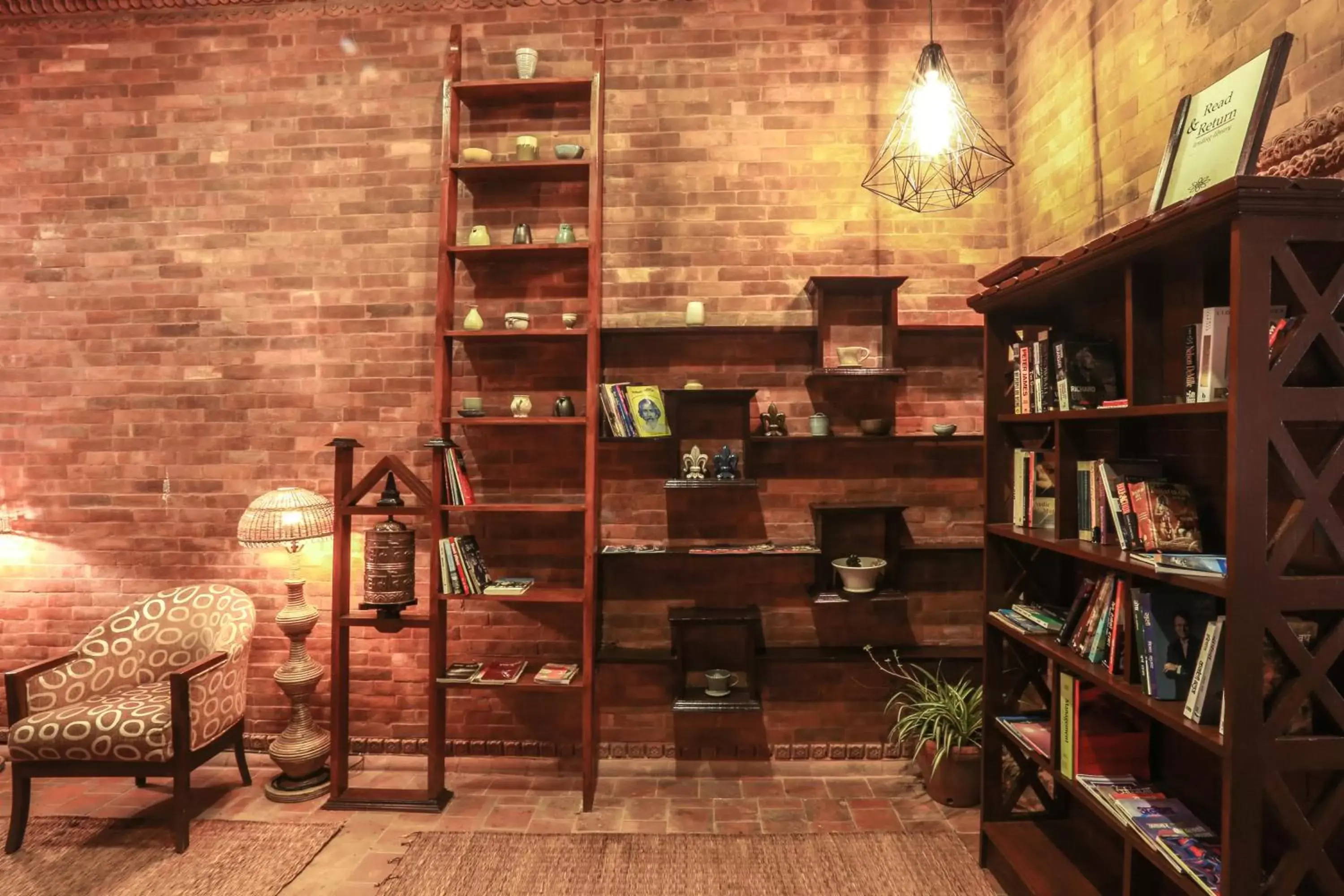 Library in Dahlia Boutique Hotel