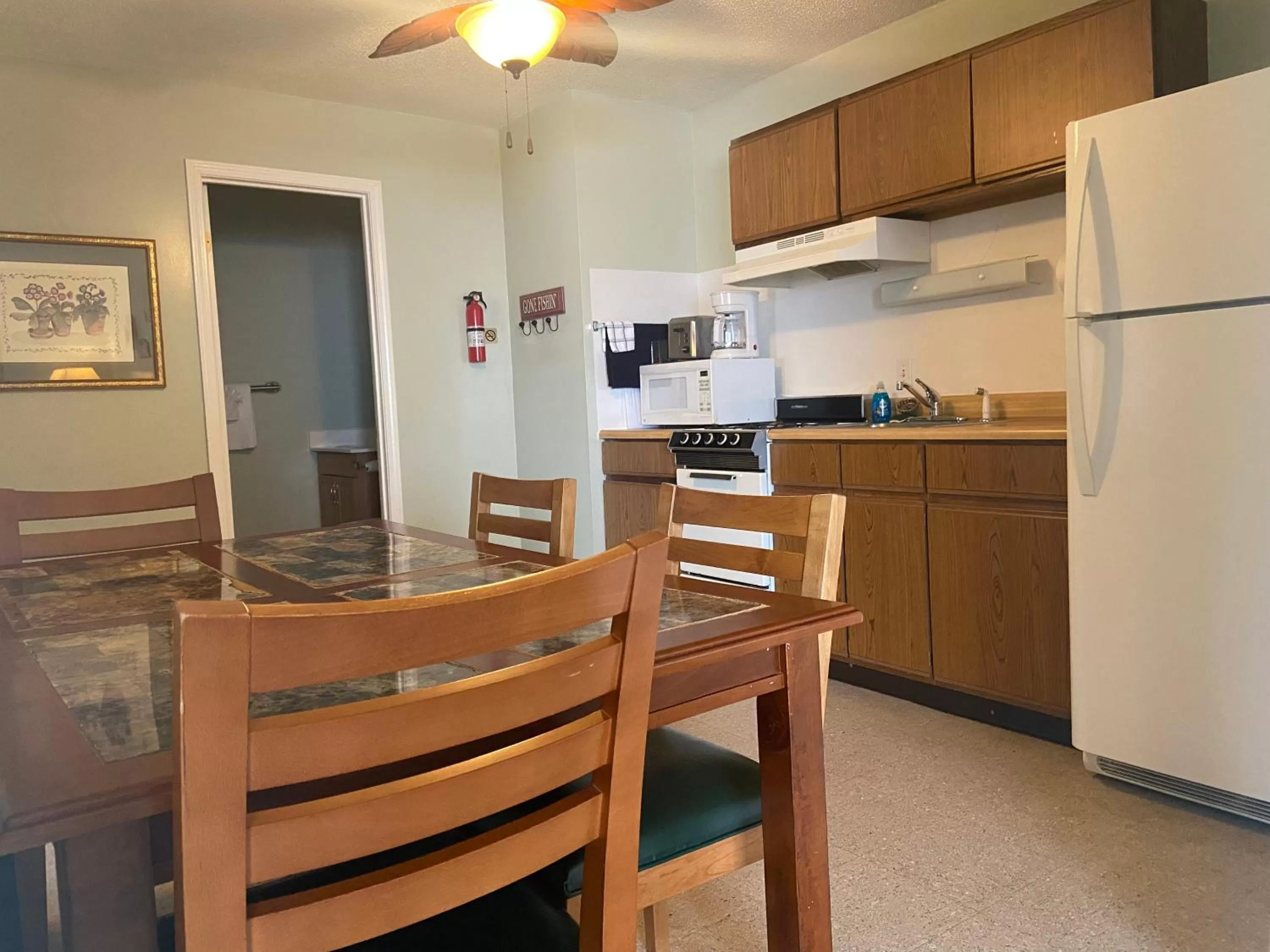 Bathroom, Kitchen/Kitchenette in Gold Coast Family Cottages