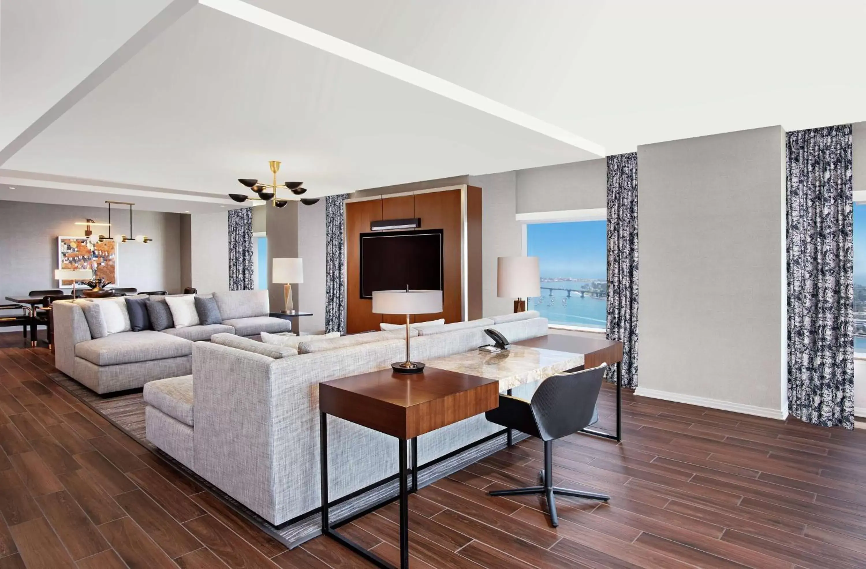 Bedroom, Seating Area in Hilton San Diego Bayfront