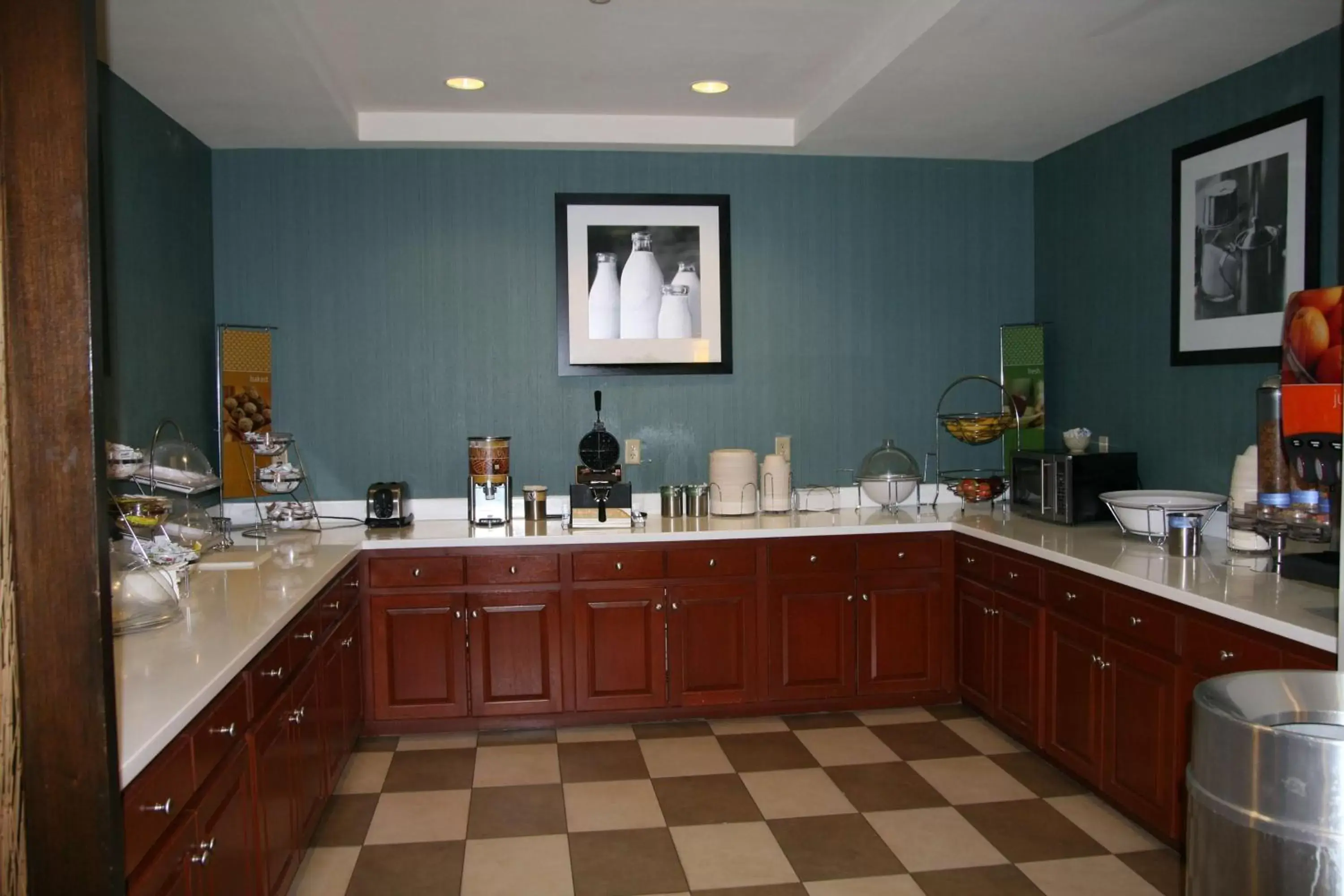 Restaurant/places to eat, Kitchen/Kitchenette in Hampton Inn By Hilton Shreveport Airport, La