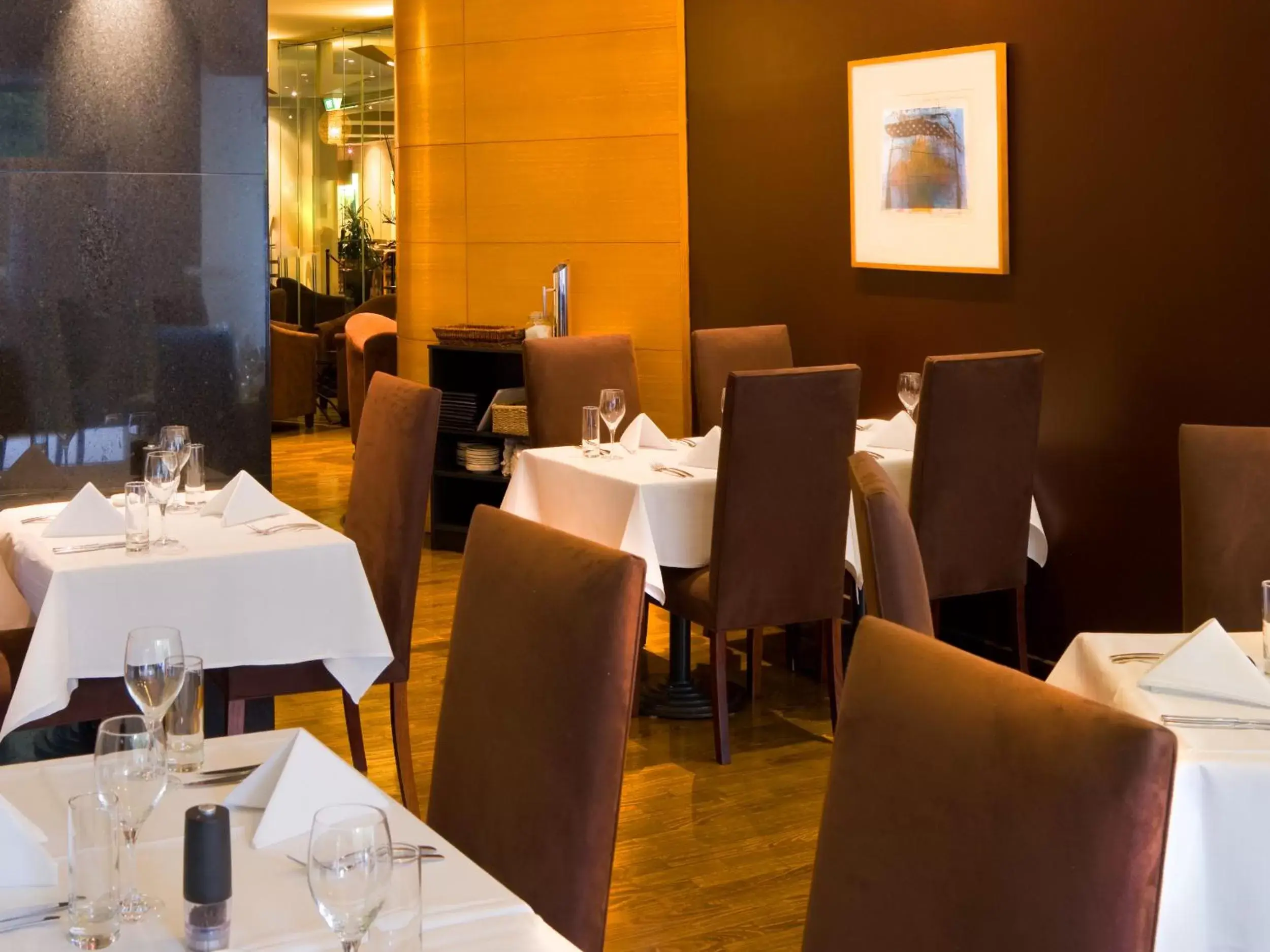 Restaurant/Places to Eat in Hotel Grand Chancellor Melbourne