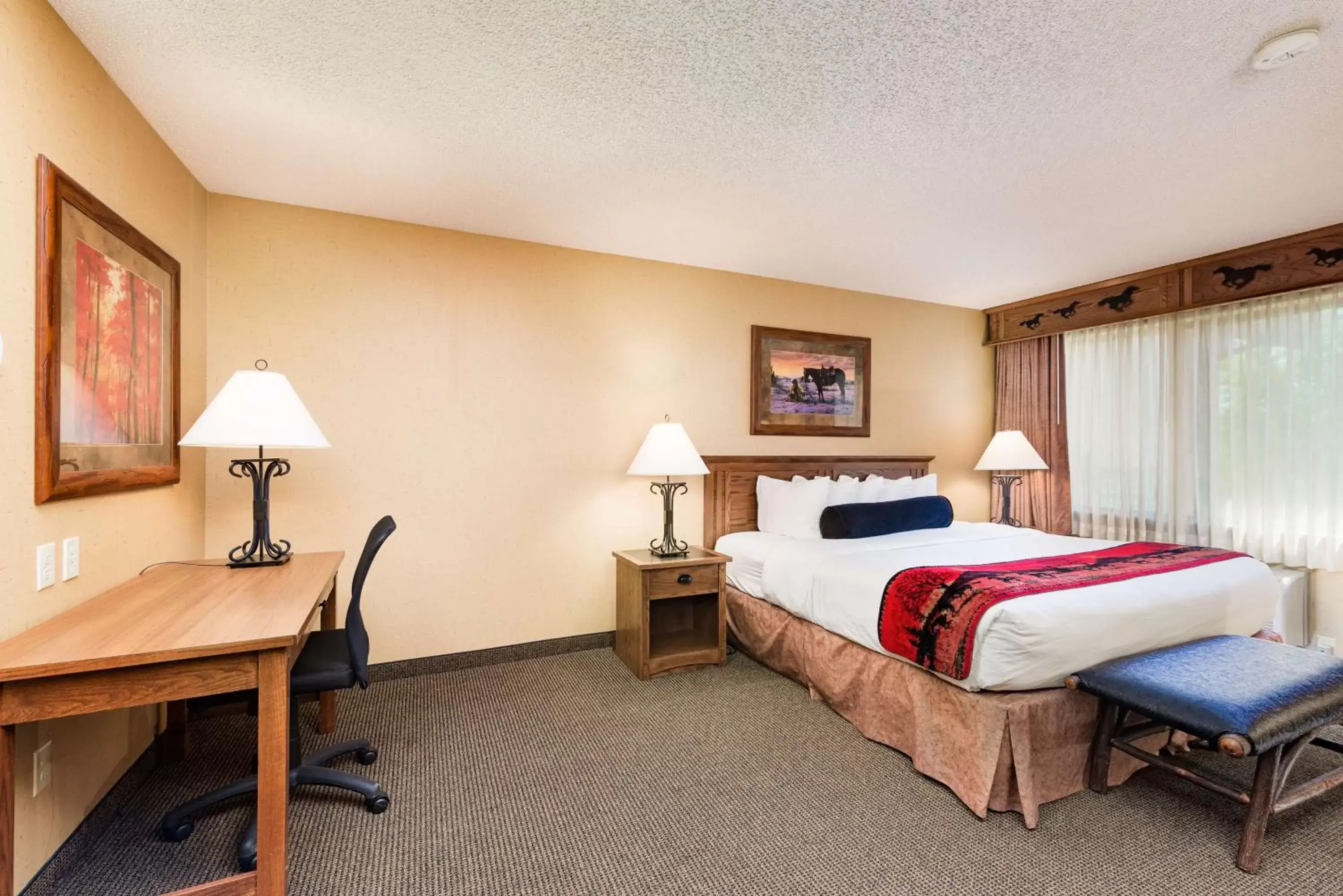 Photo of the whole room, Bed in Best Western Plus Kelly Inn & Suites