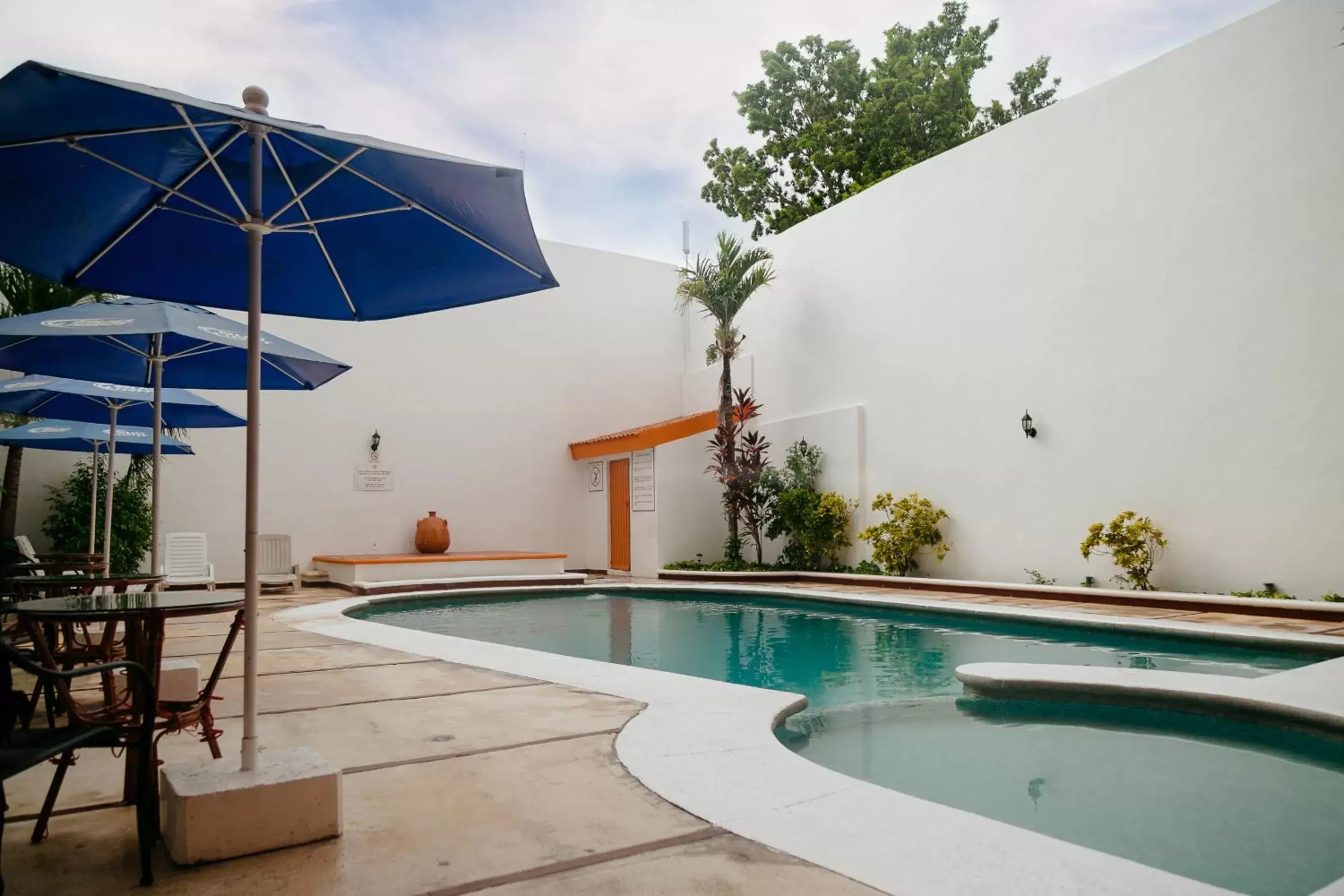 Swimming Pool in Hotel Ambassador Mérida