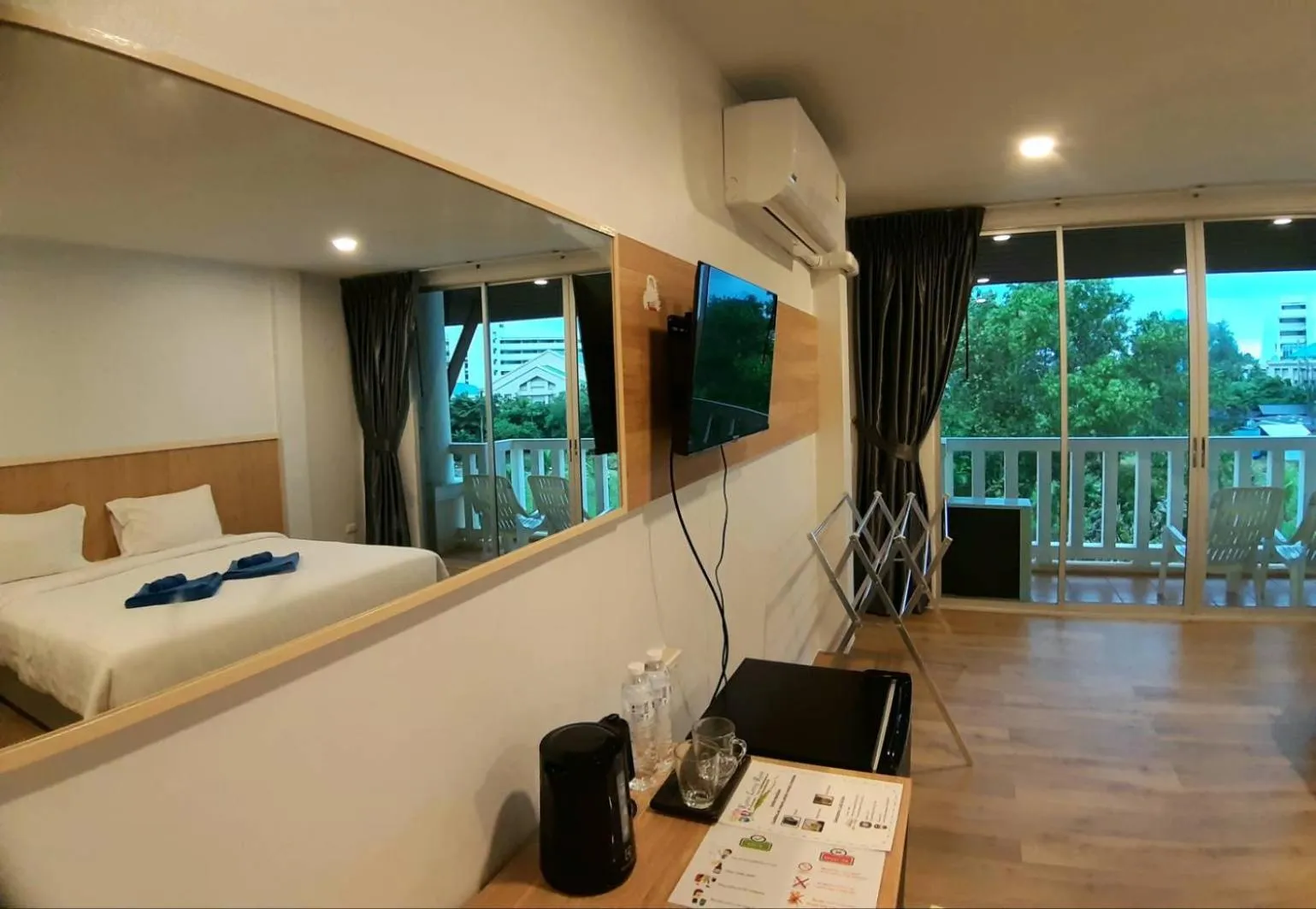 TV and multimedia, Bed in Karon Living Room - SHA Plus