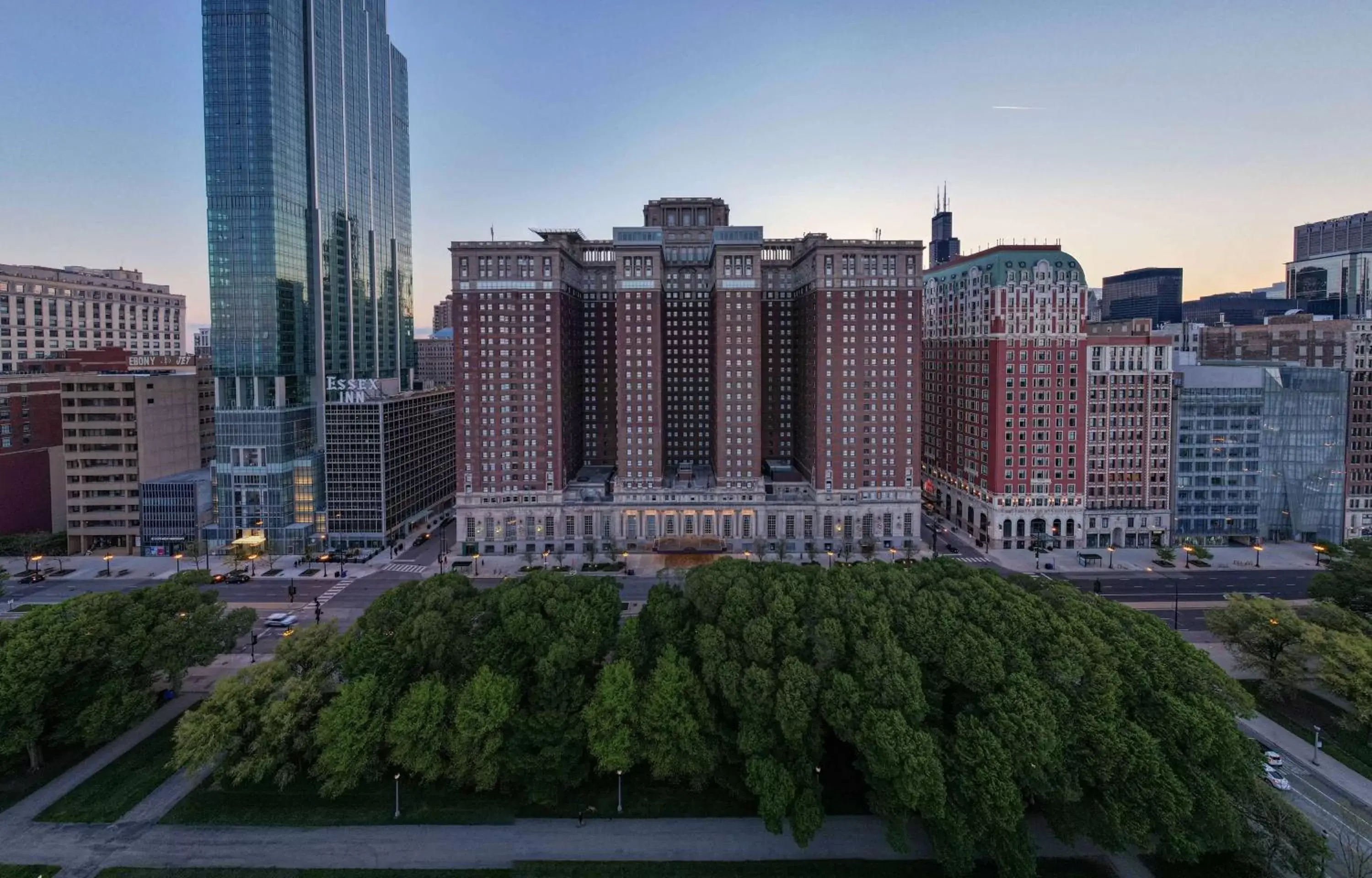 Property building in Hilton Chicago