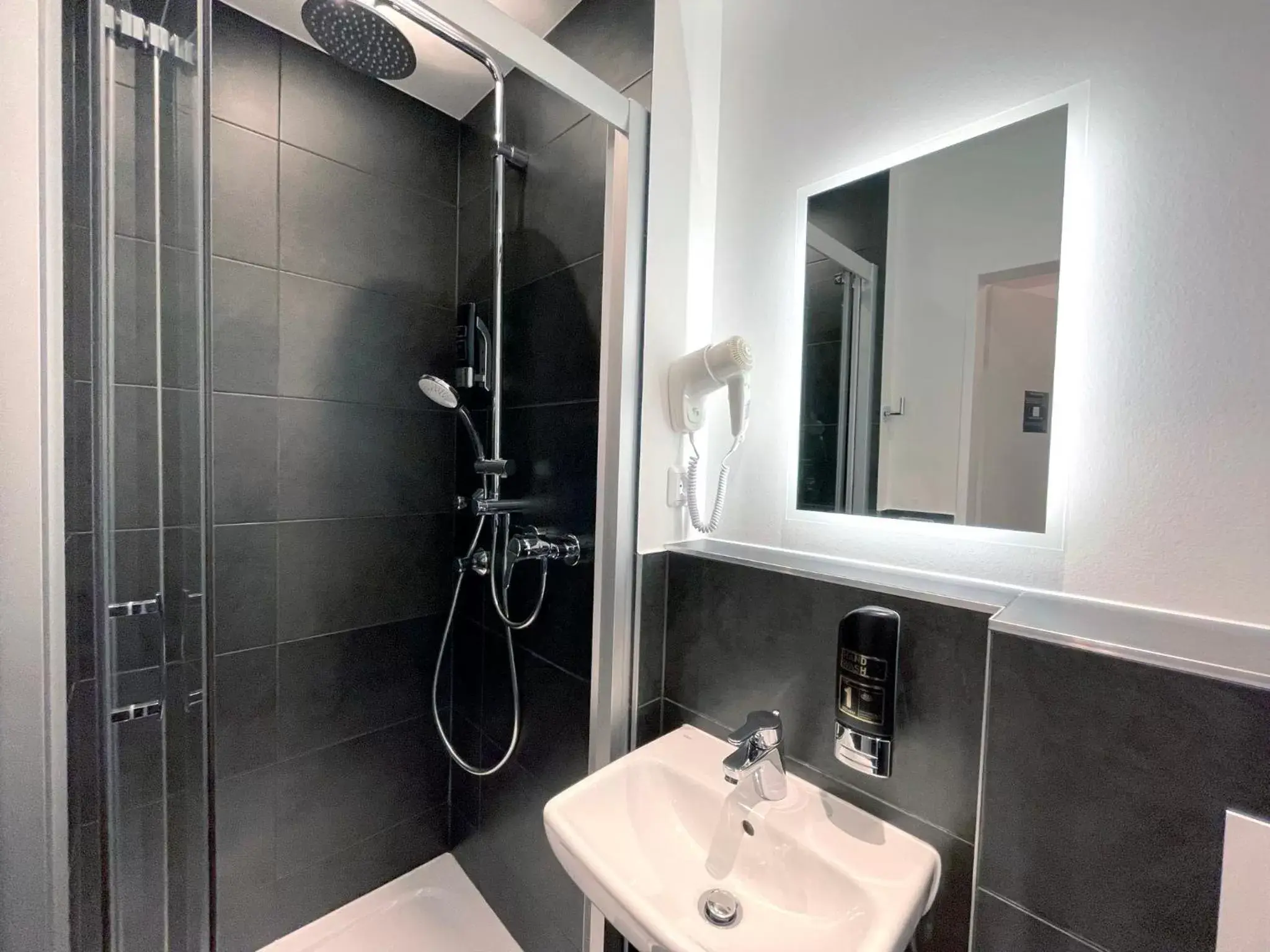 Bathroom in Domspatz Hotel | Boardinghouse