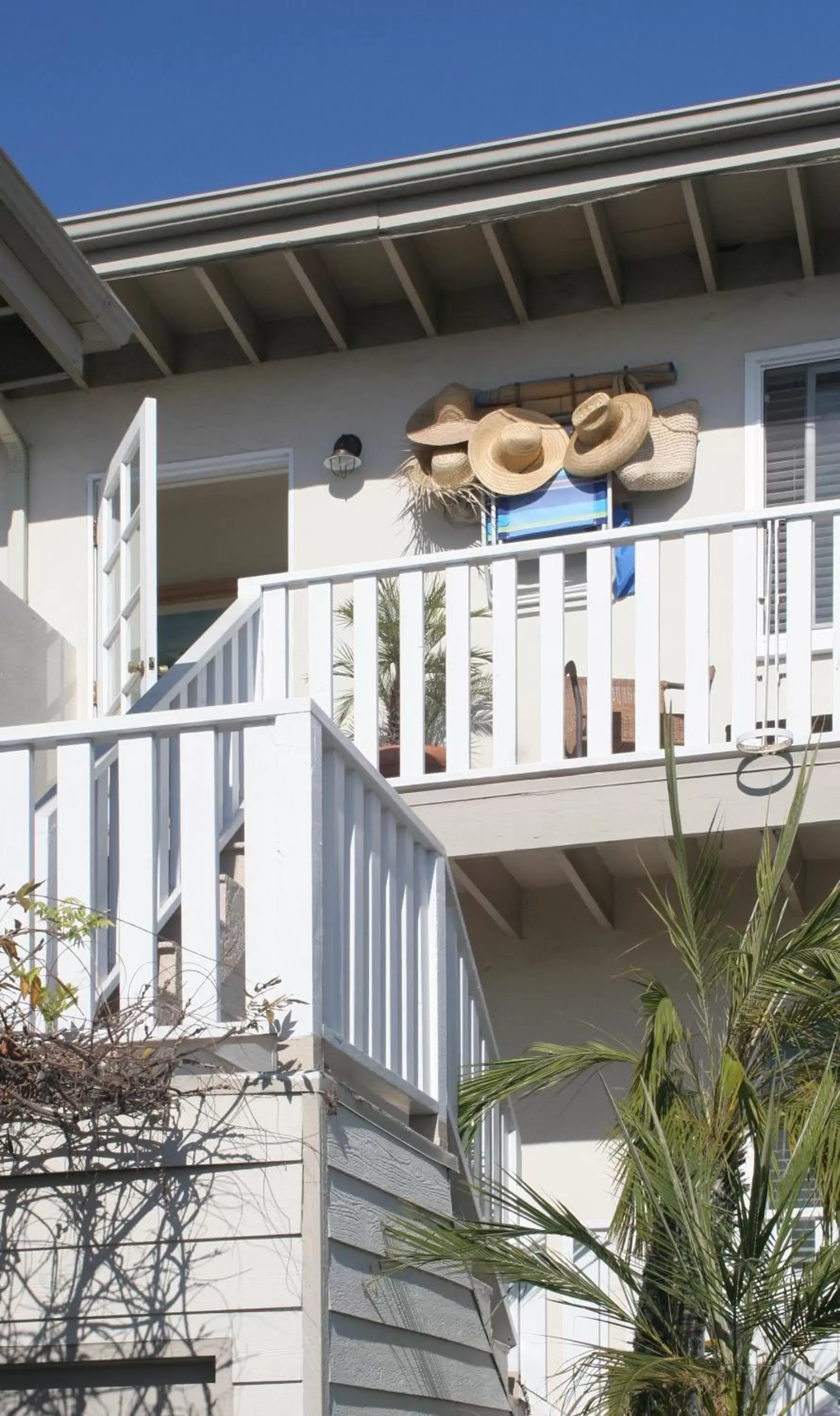 Facade/entrance, Property Building in The Tides Laguna Beach