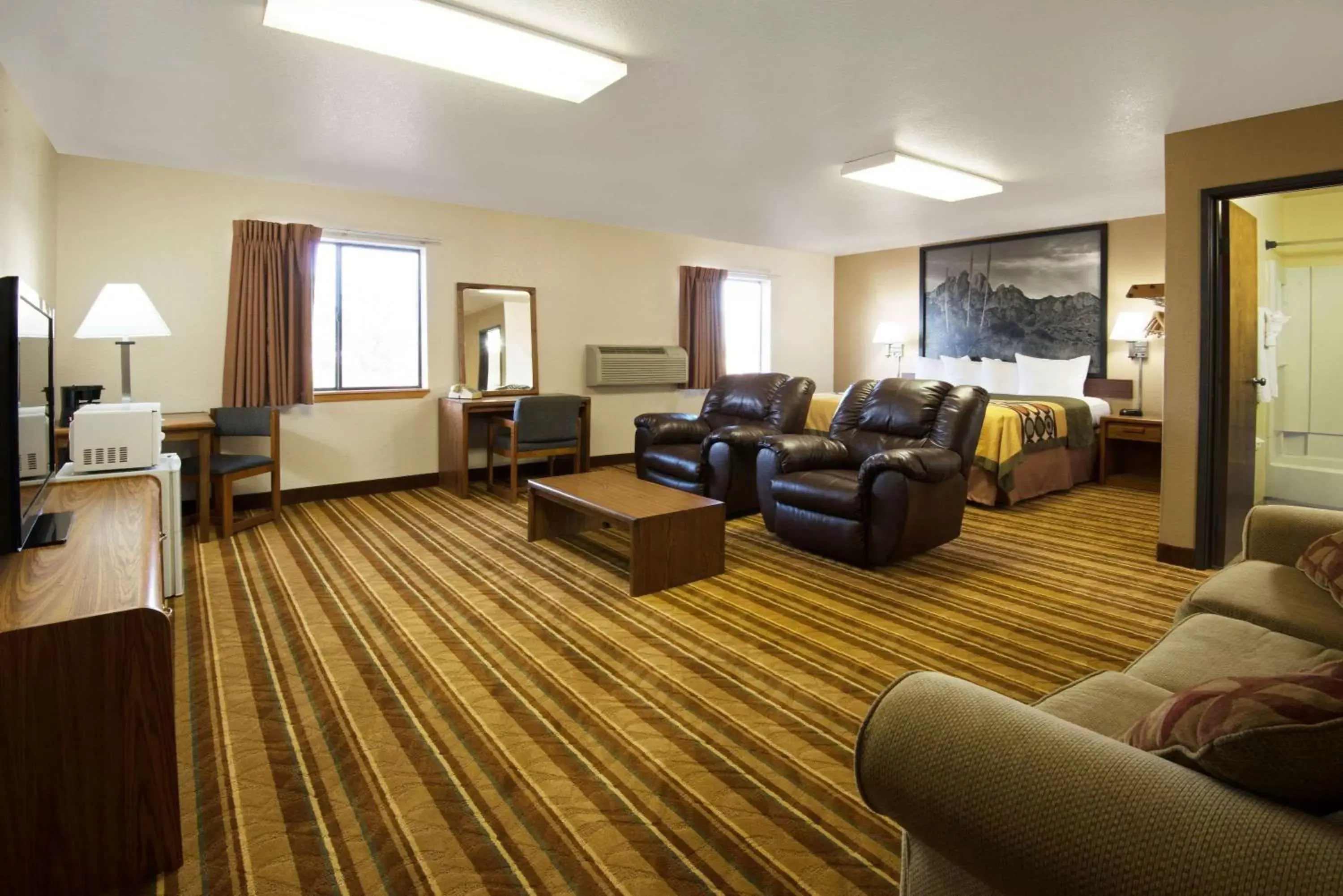 Photo of the whole room, Seating Area in Super 8 by Wyndham Las Cruces/White Sands Area