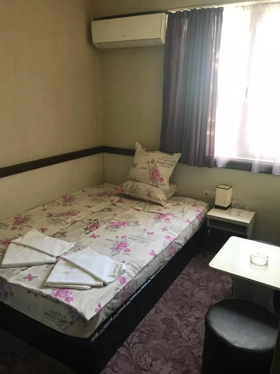 Photo of the whole room, Bed in Casa Blanca