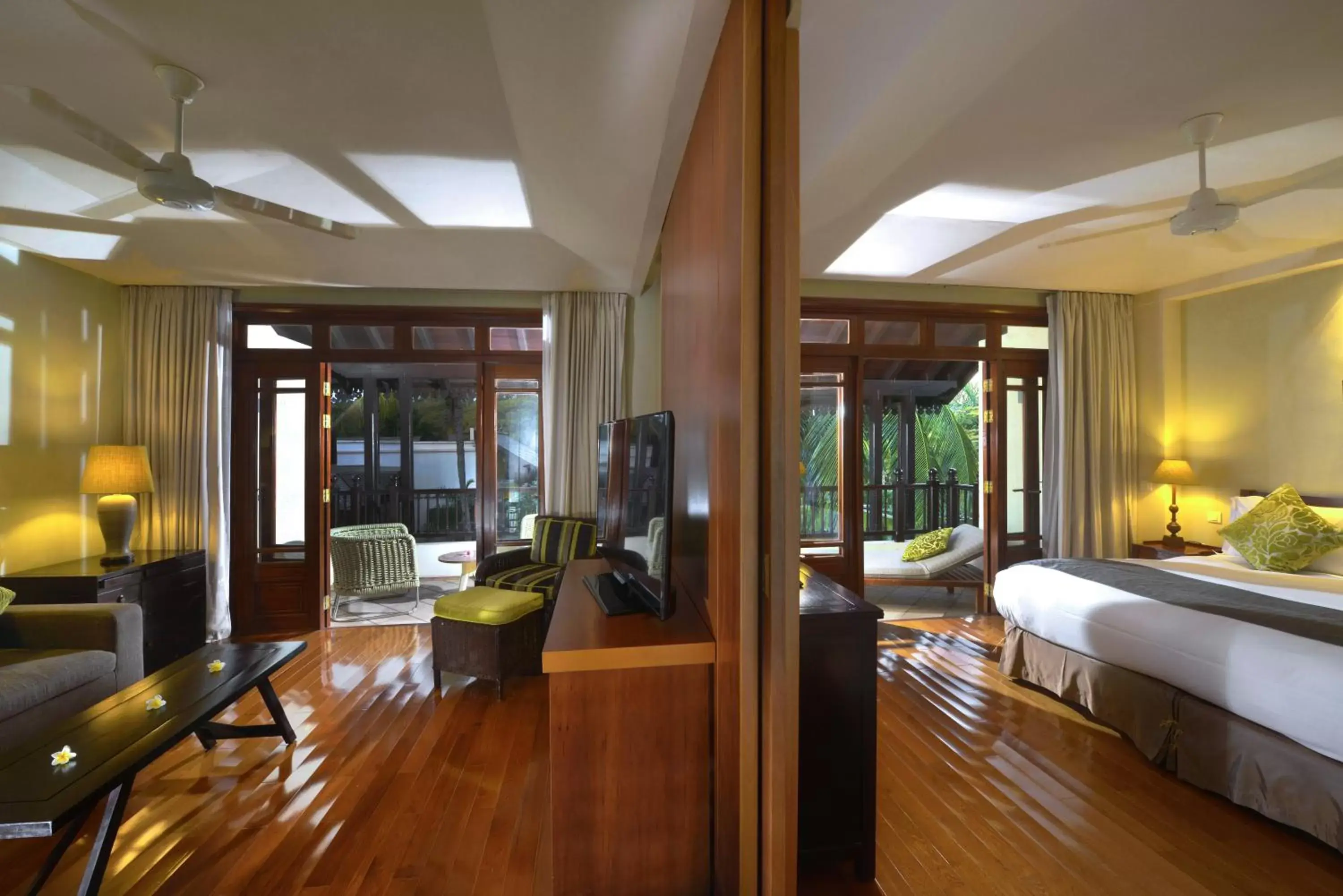 Patio in Sofitel Mauritius L'Imperial Resort & Spa