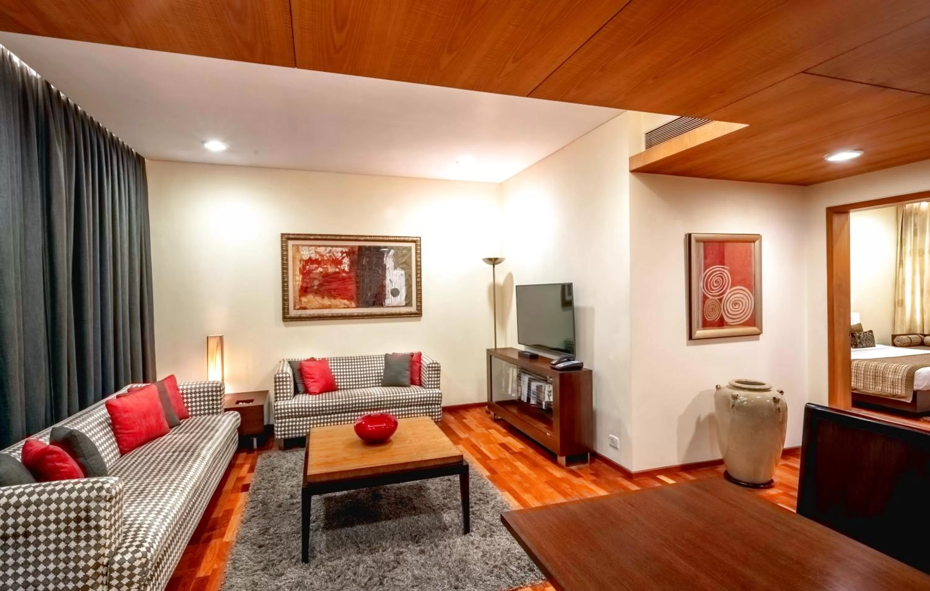 TV and multimedia in Kenilworth Hotel, Kolkata