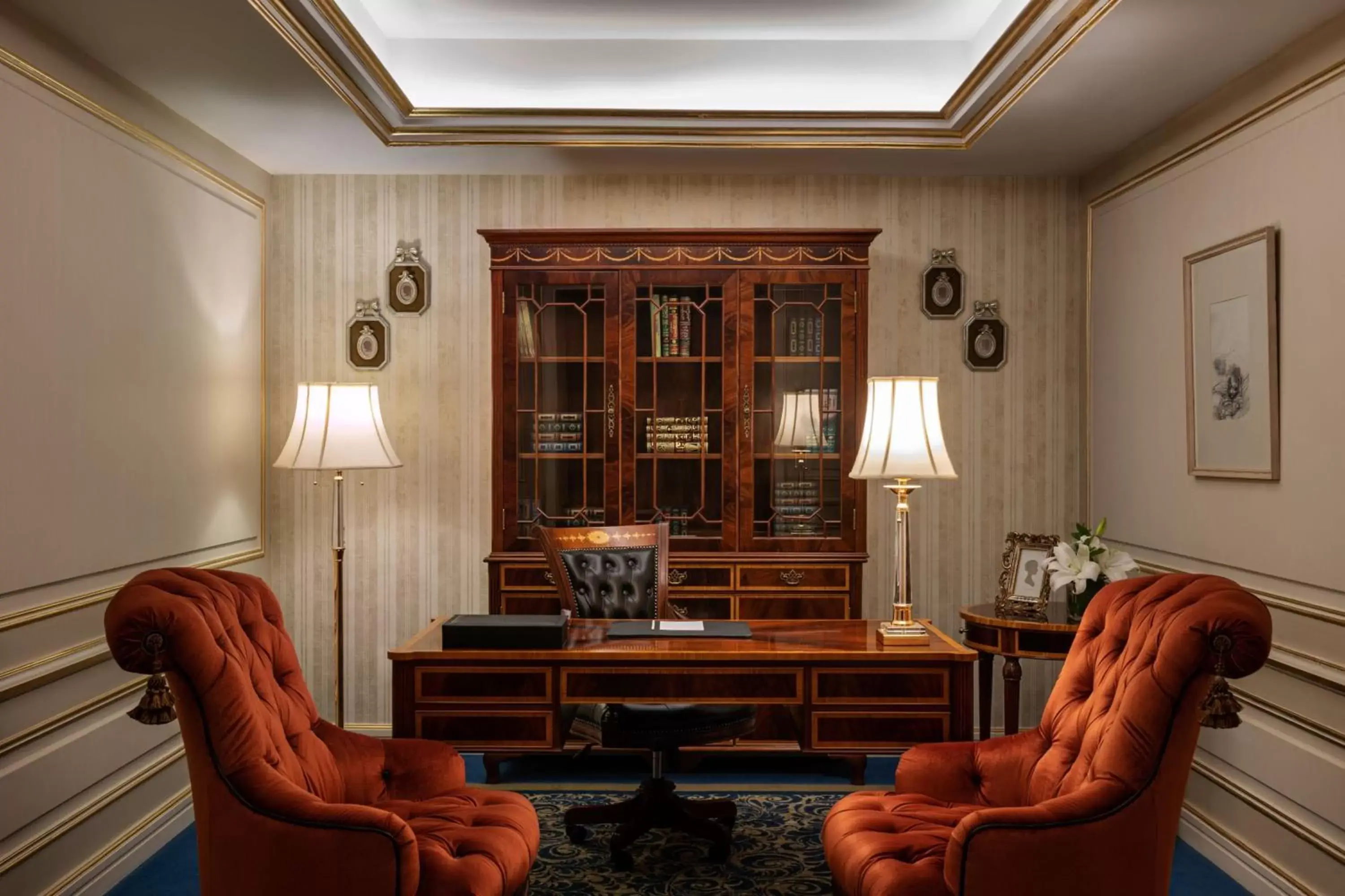 Photo of the whole room, Seating Area in The St. Regis Almasa Hotel, Cairo