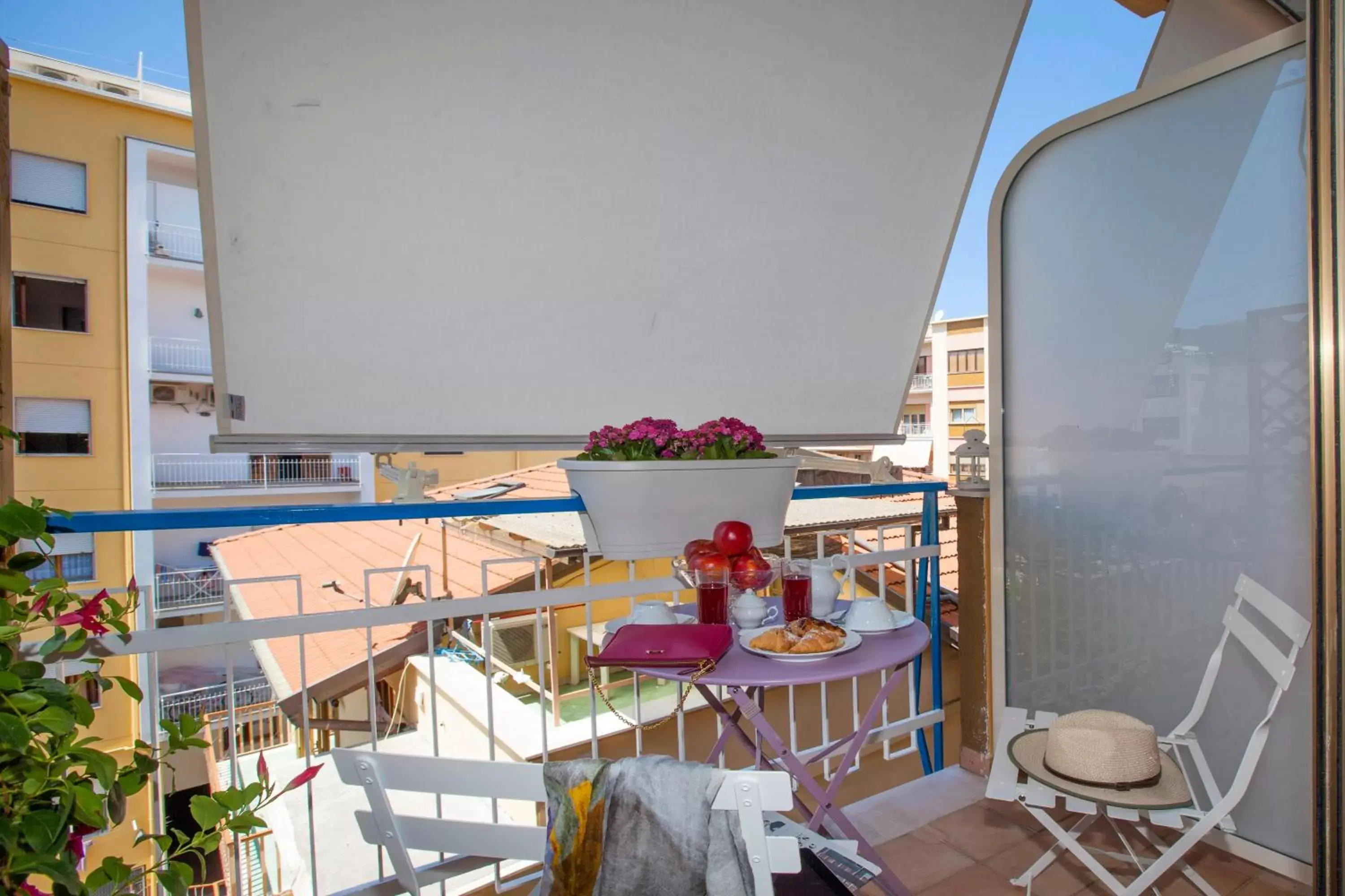 Balcony/Terrace, Restaurant/Places to Eat in Viria B&B Sorrento