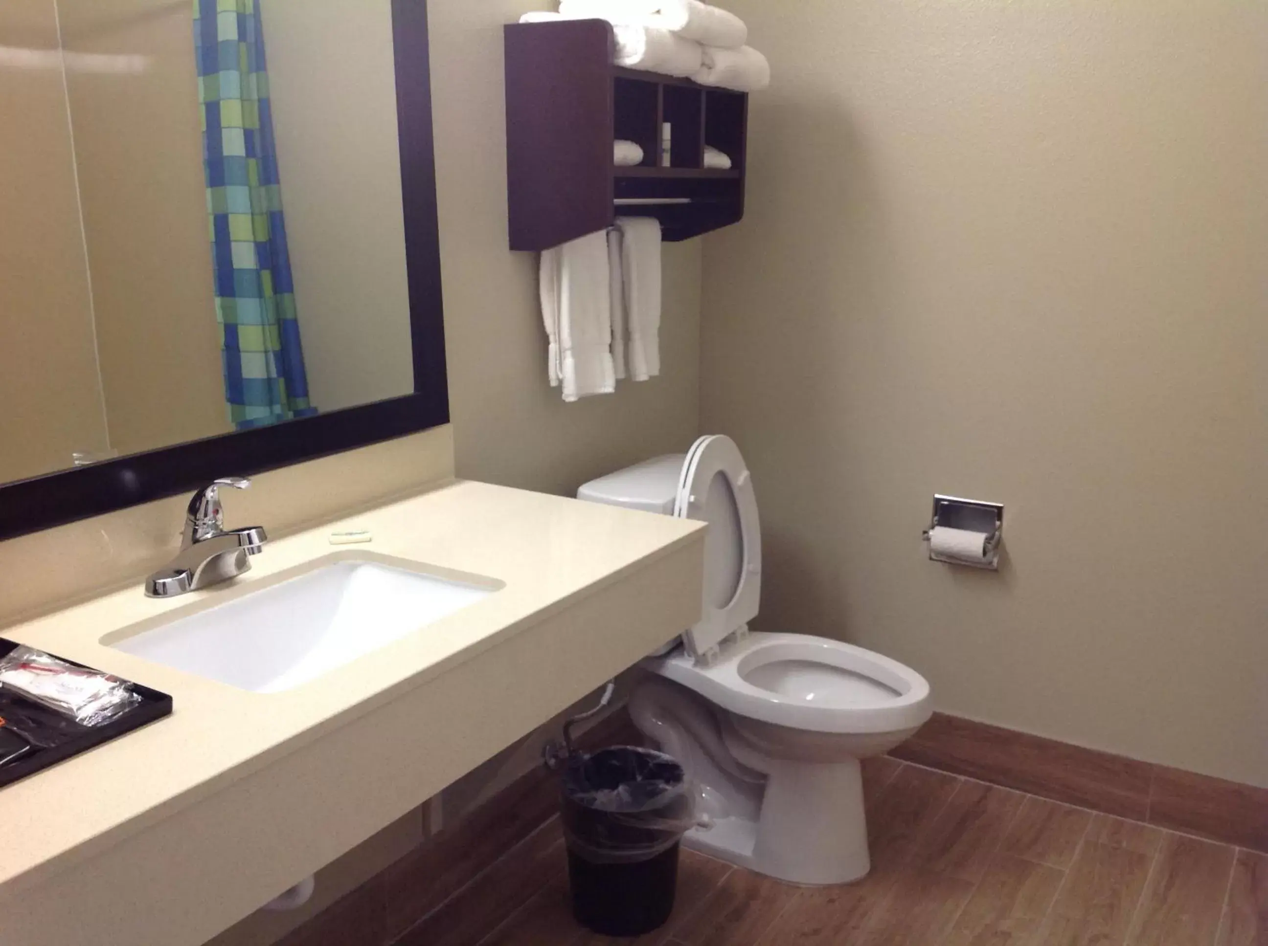 Bathroom in Executive Inn and Suites Jefferson