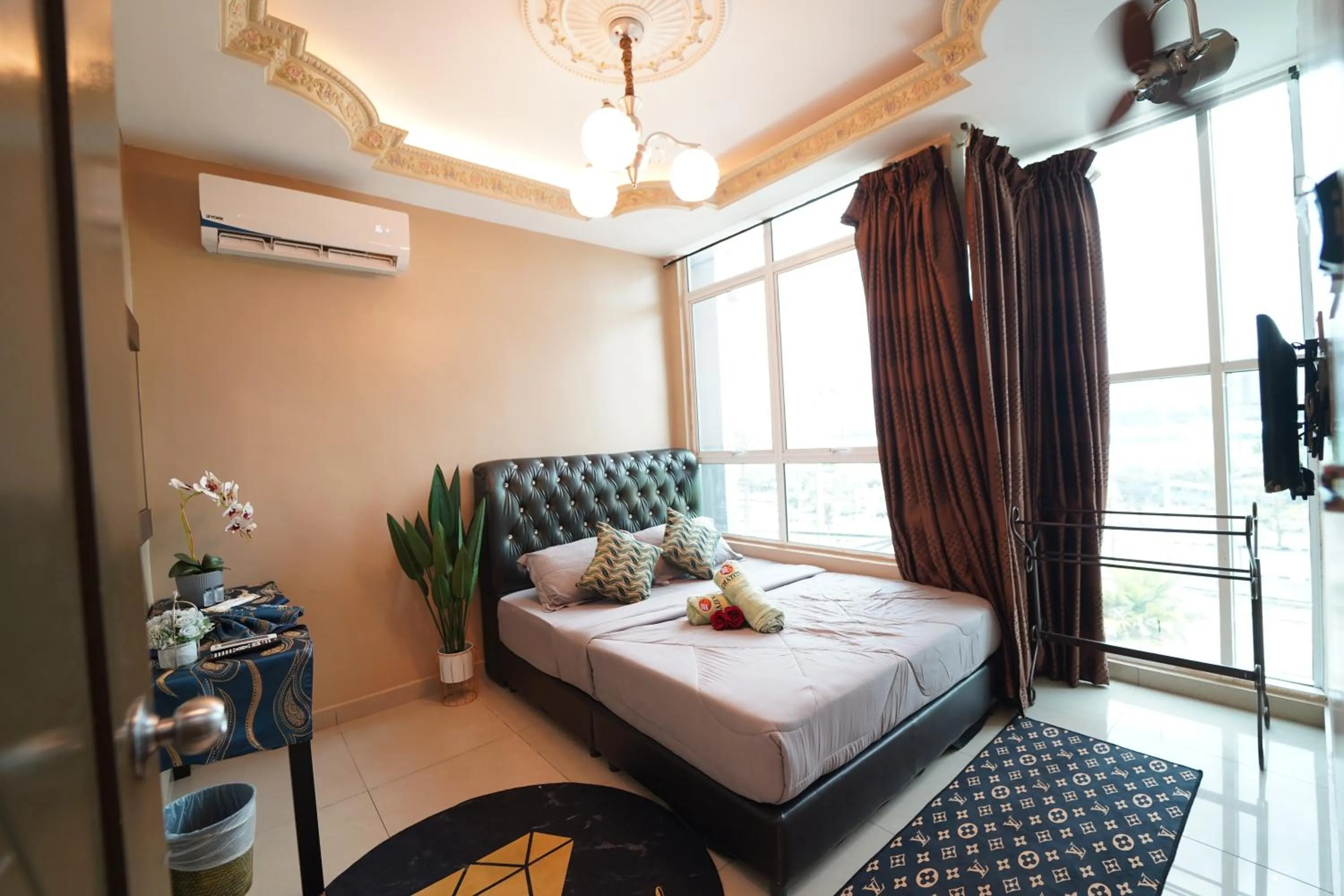 Bed in Ghazrin's Classic Hotel JB