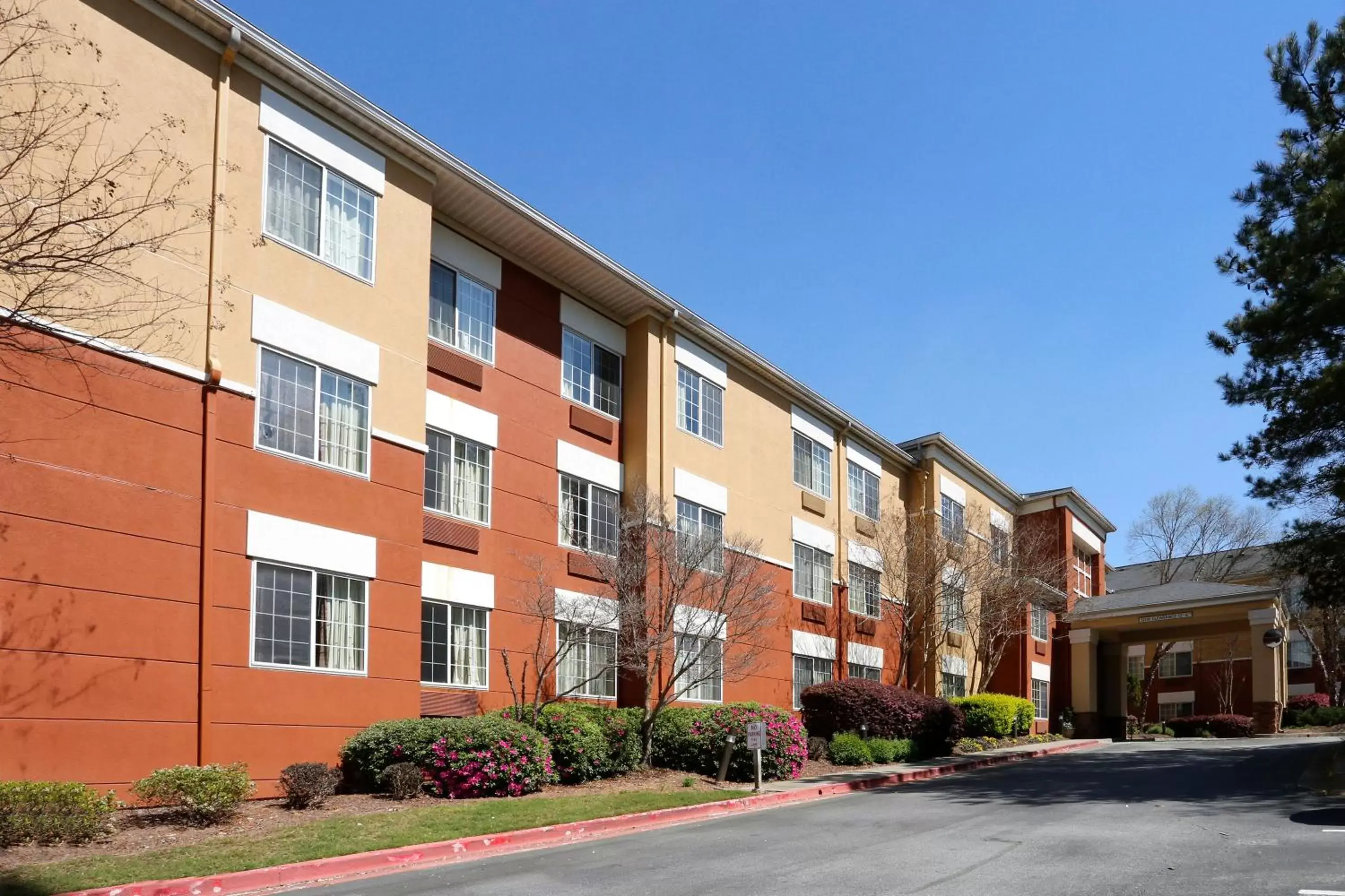 Property building in Extended Stay America Suites - Atlanta - Marietta - Powers Ferry Rd