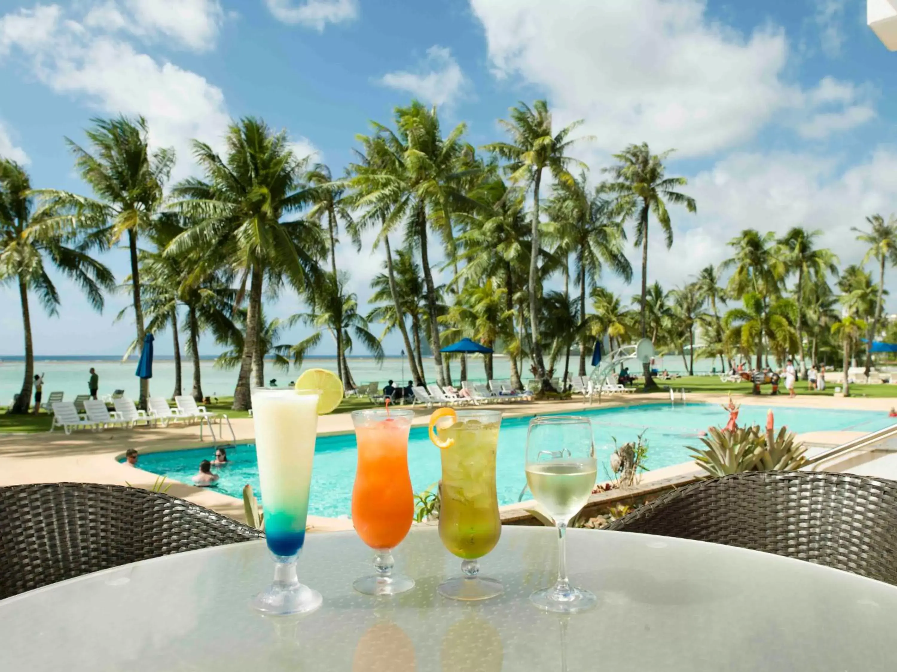 Lounge or bar, Swimming Pool in Crowne Plaza Resort Guam