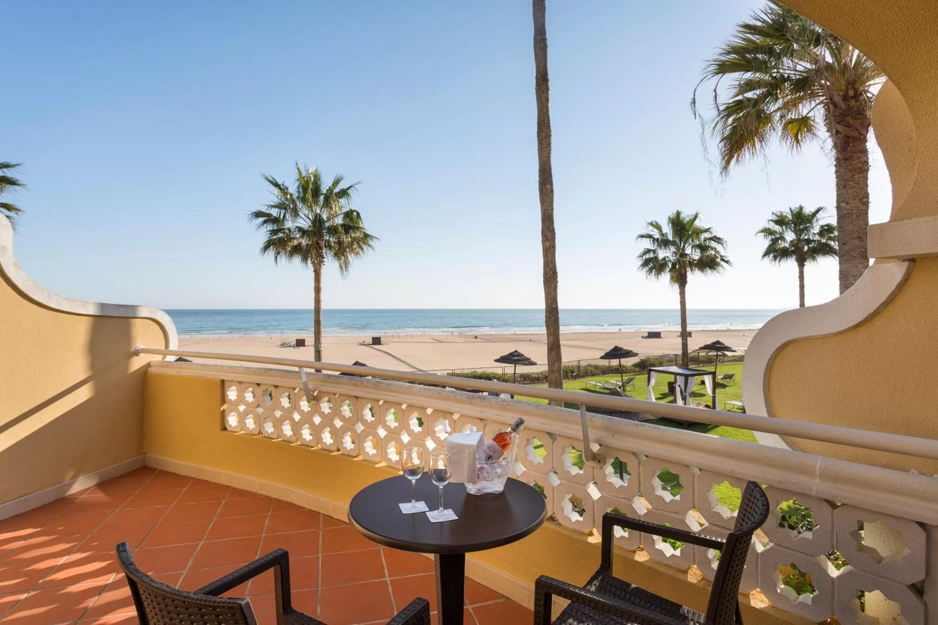 Balcony/Terrace in AP Oriental Beach - Adults Friendly