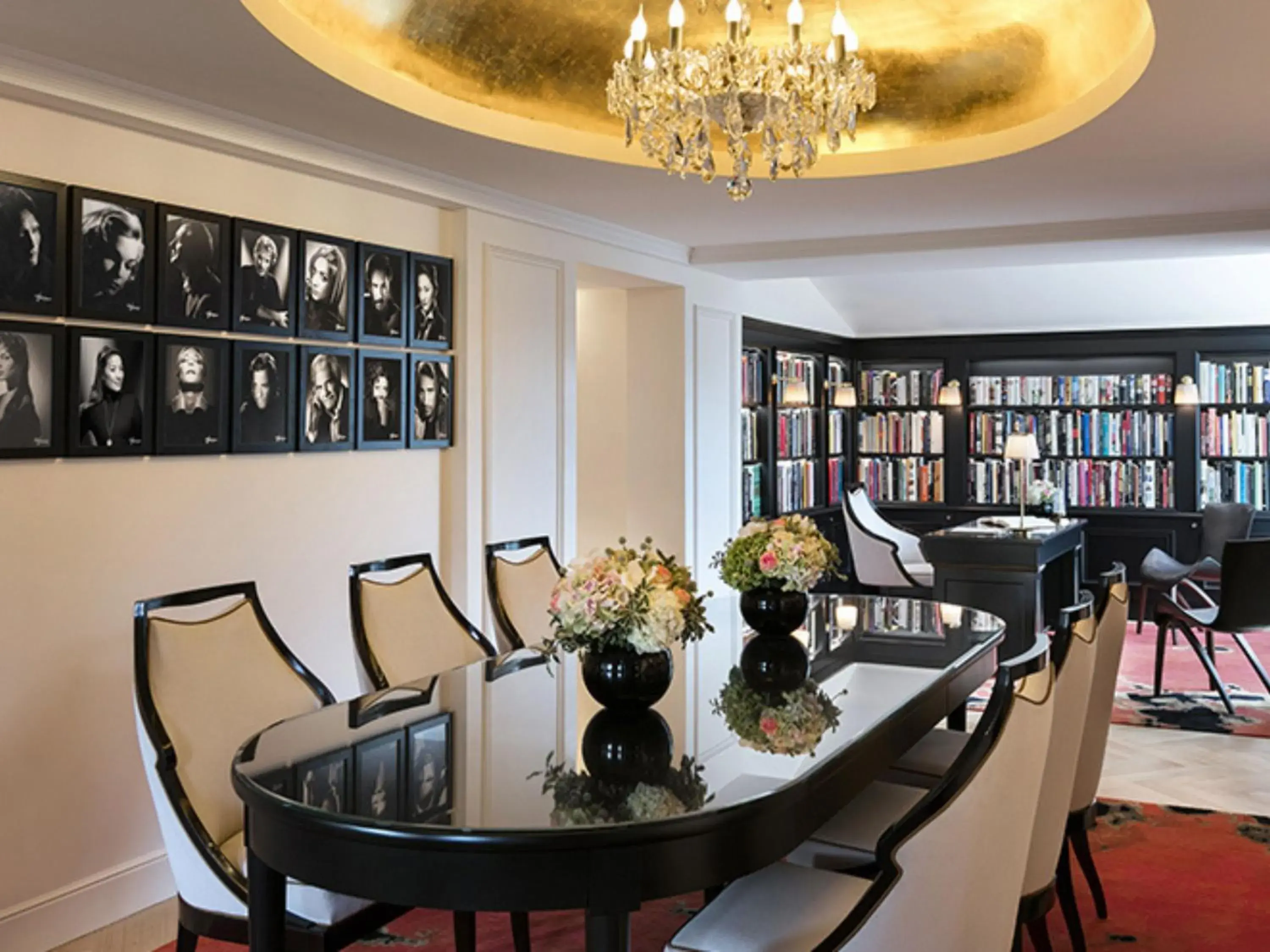 Library in Hotel Barriere Le Fouquet's